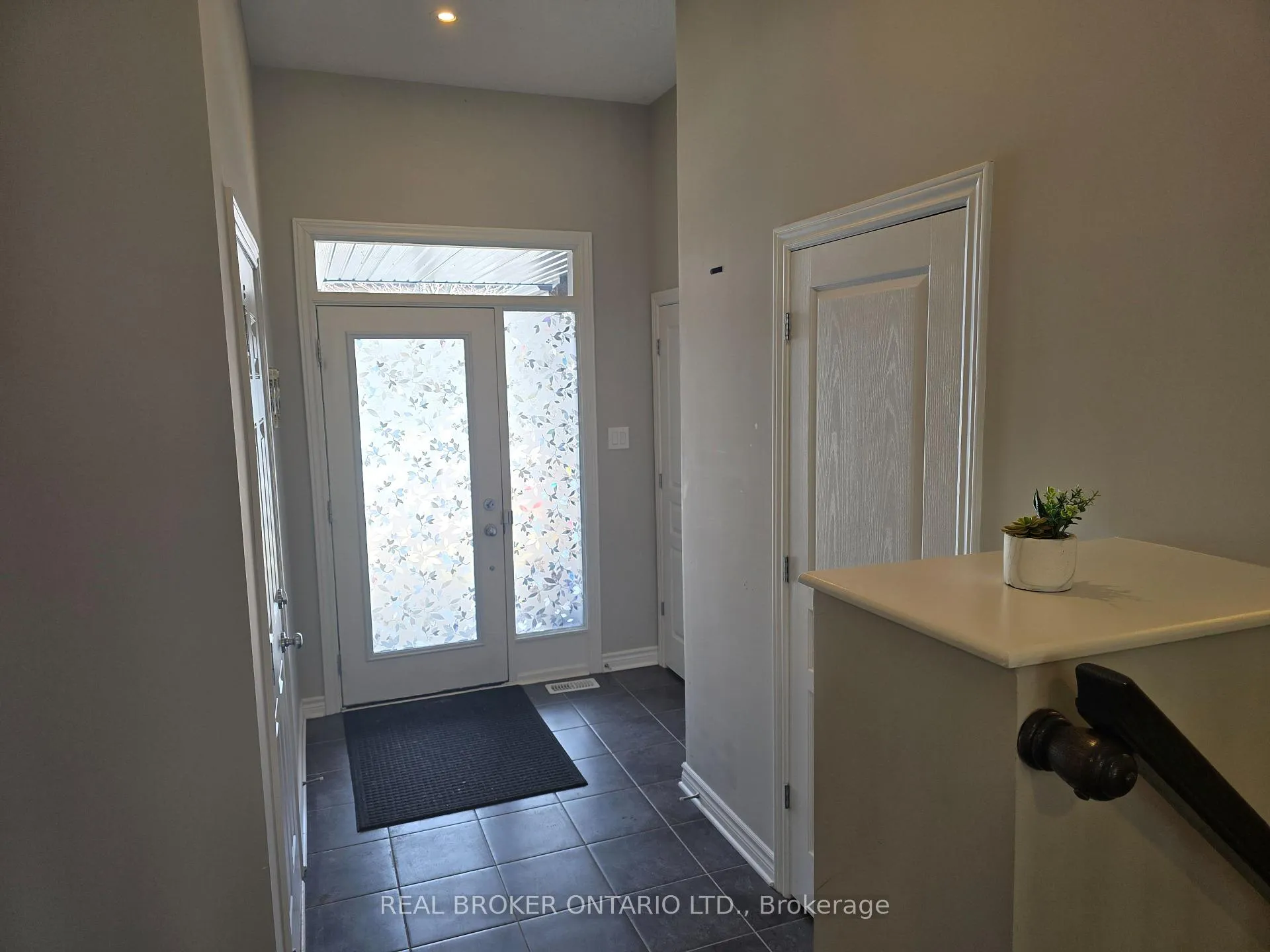 Photo 3 of 888 Fletcher Circle, Ottawa, Kanata - Kanata Lakes/Heritage Hills — HOMEH