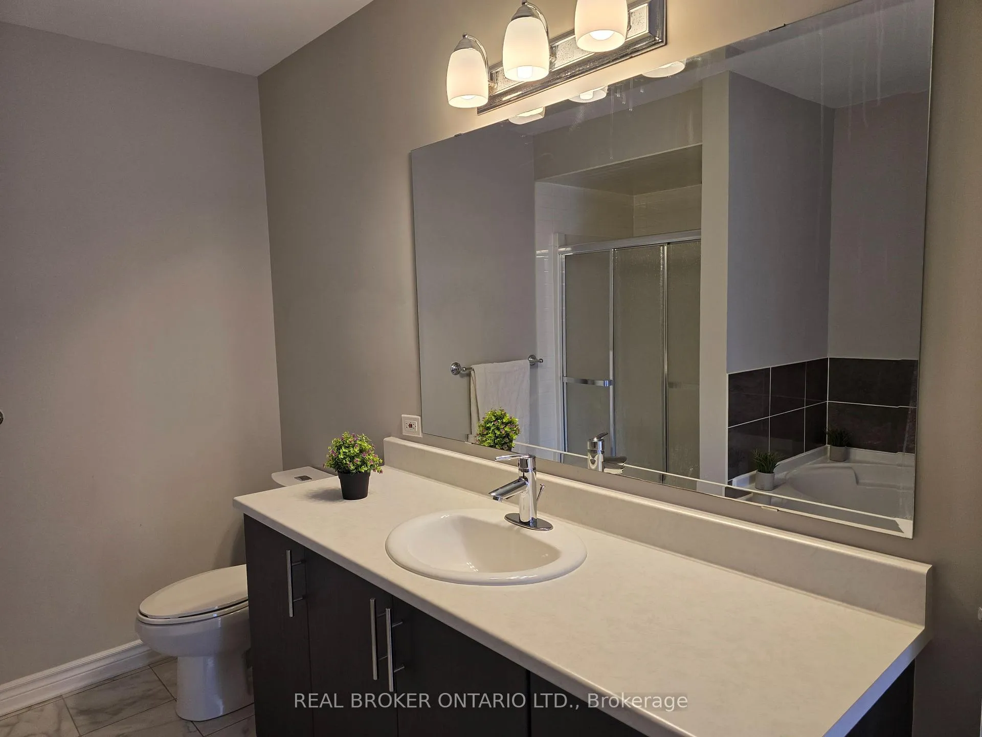 Photo 18 of 888 Fletcher Circle, Ottawa, Kanata - Kanata Lakes/Heritage Hills — HOMEH