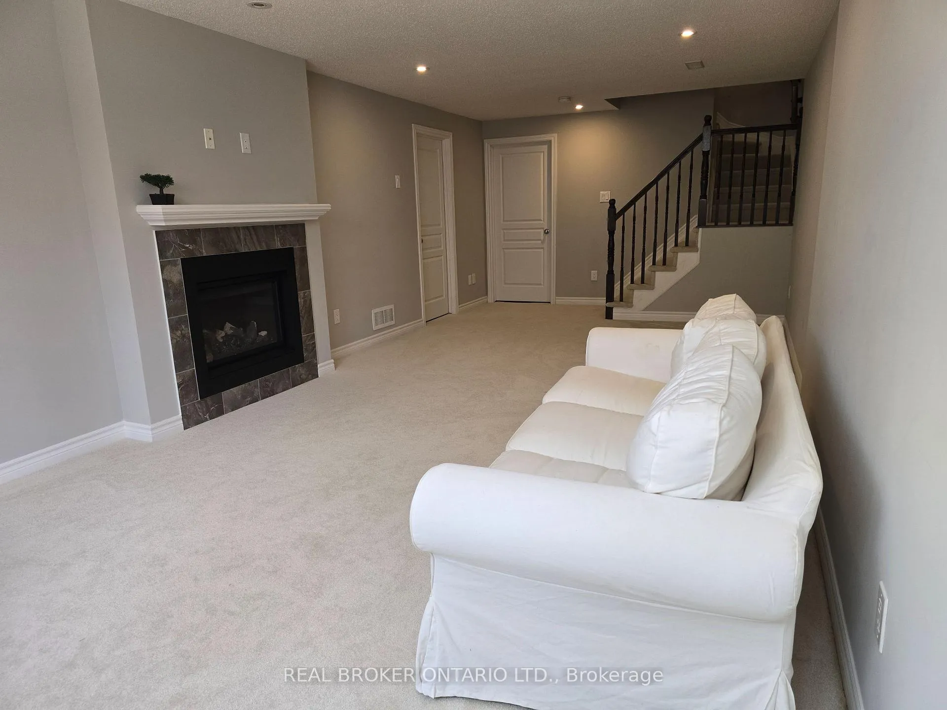 Photo 20 of 888 Fletcher Circle, Ottawa, Kanata - Kanata Lakes/Heritage Hills — HOMEH