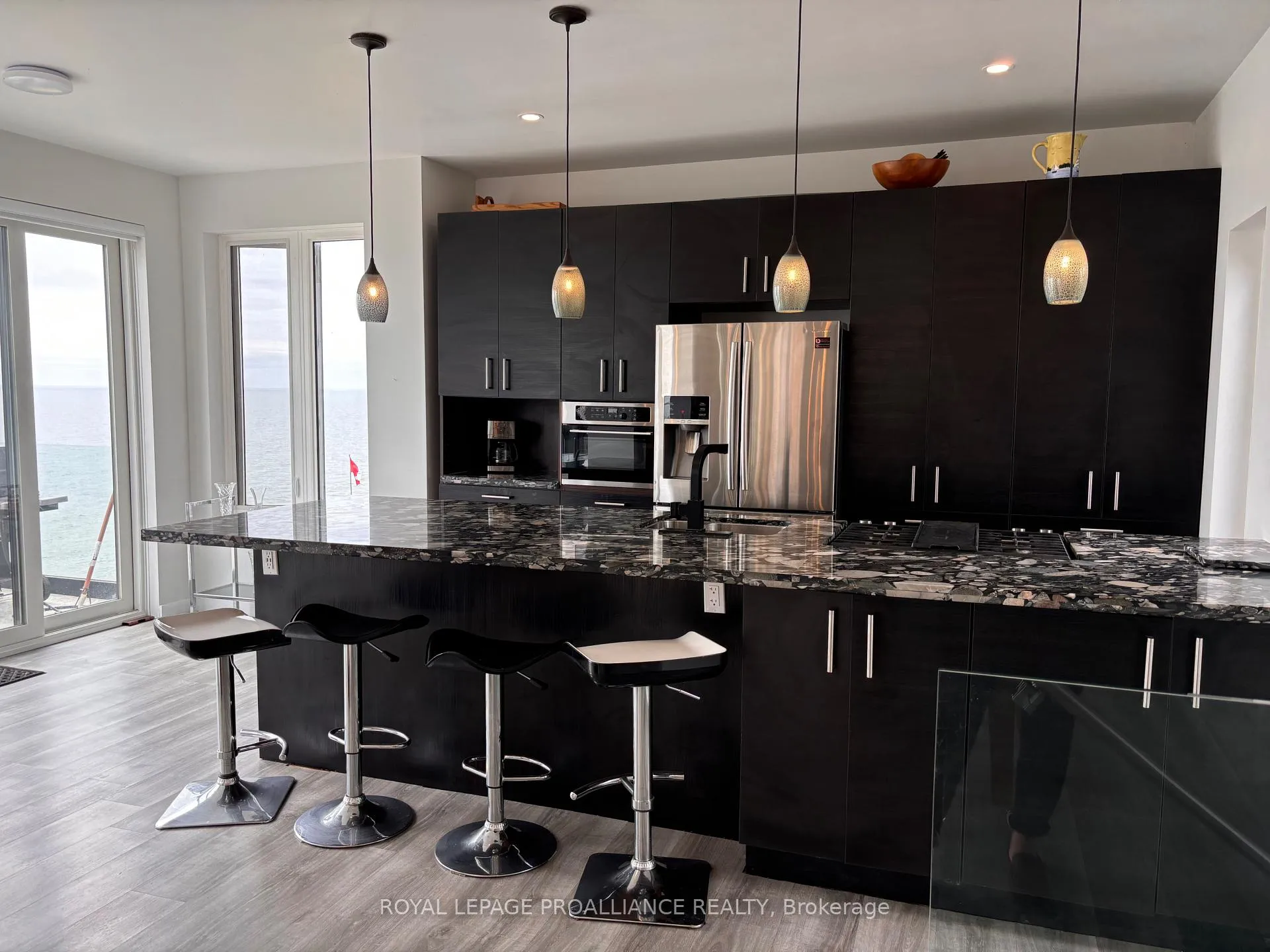 Photo 11 of 621 Barcovan Beach Road, Brighton — HOMEH