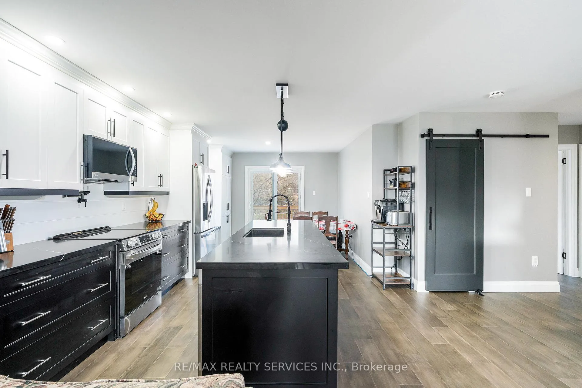 Photo 2 of 1 Acorn Crescent, Wasaga Beach — HOMEH