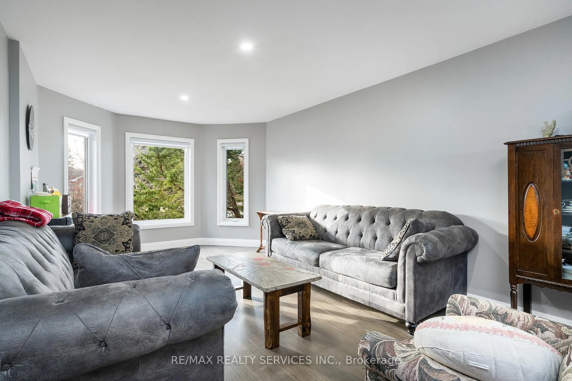 Photo 6 of 1 Acorn Crescent, Wasaga Beach — HOMEH