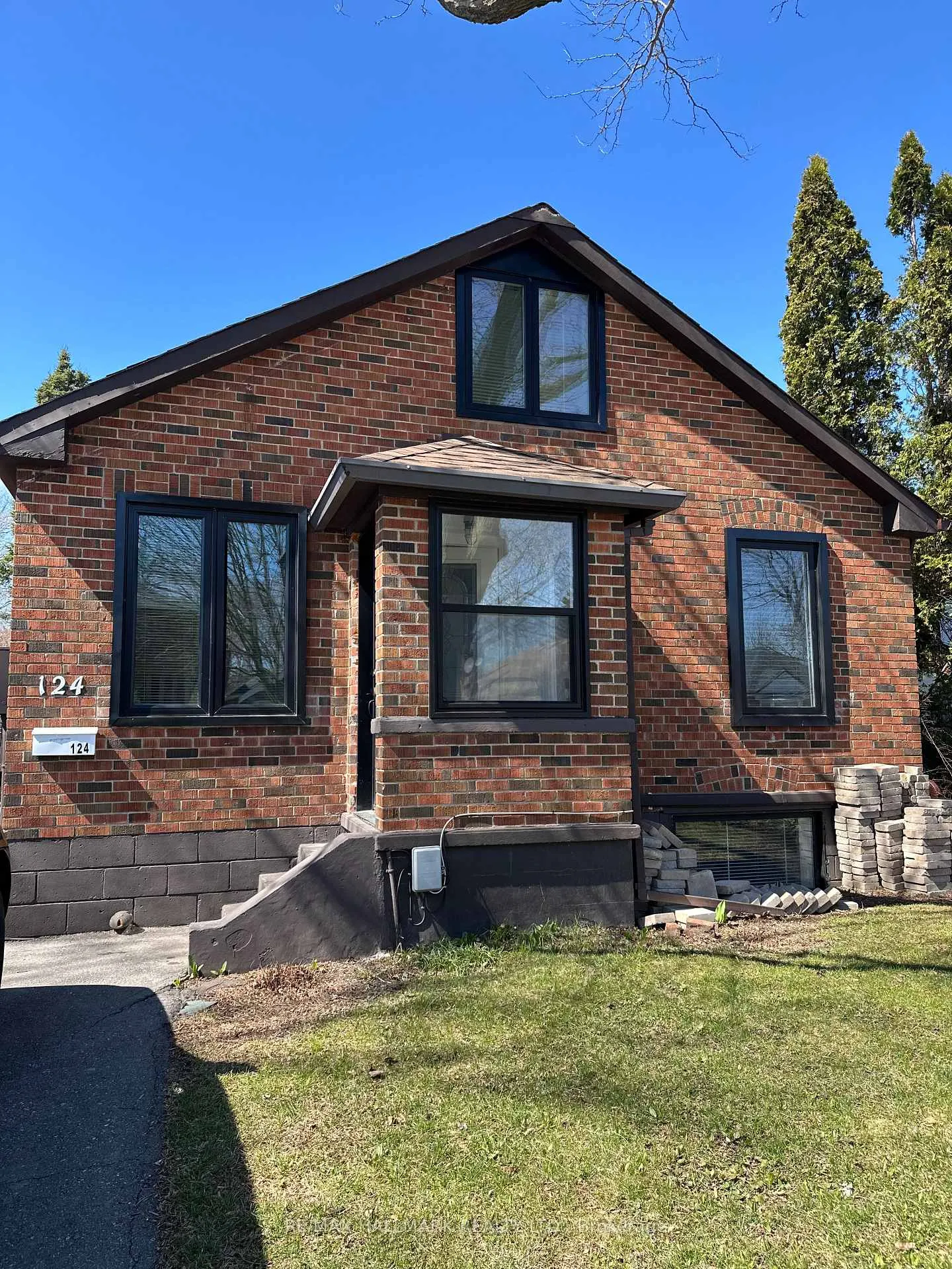 Front of 124 Sandown Avenue