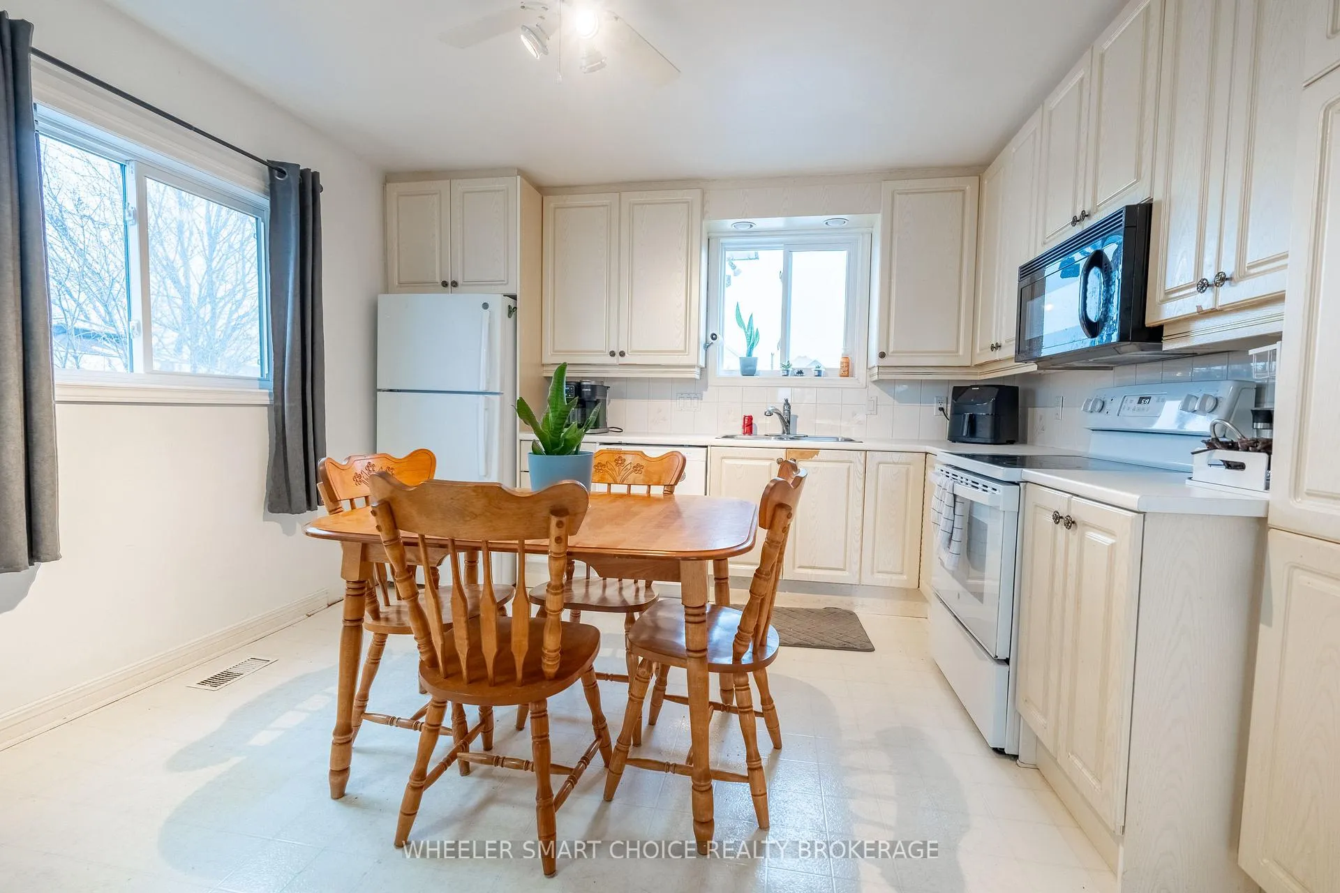 Photo 4 of 1242 Churchill Street, Cornwall — HOMEH