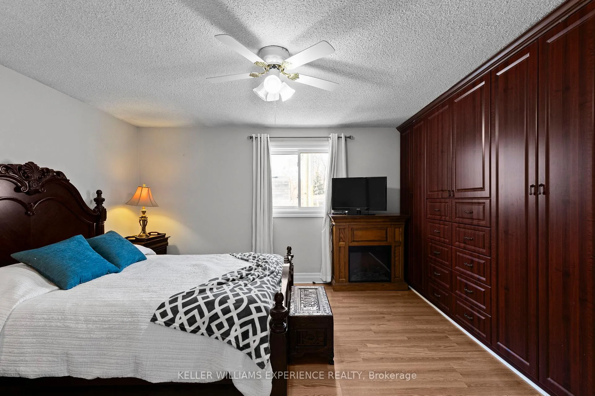 Photo 13 of 5 Laurie Crescent, Barrie, Wellington — HOMEH