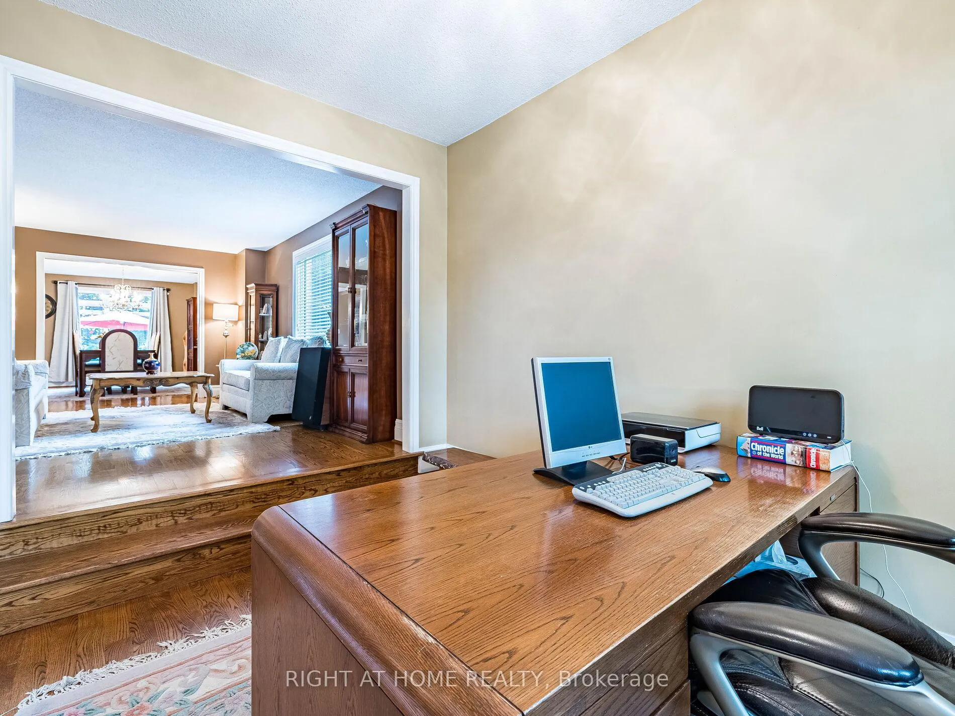 Photo 8 of 56 Soho Crescent, Markham, Markville — HOMEH