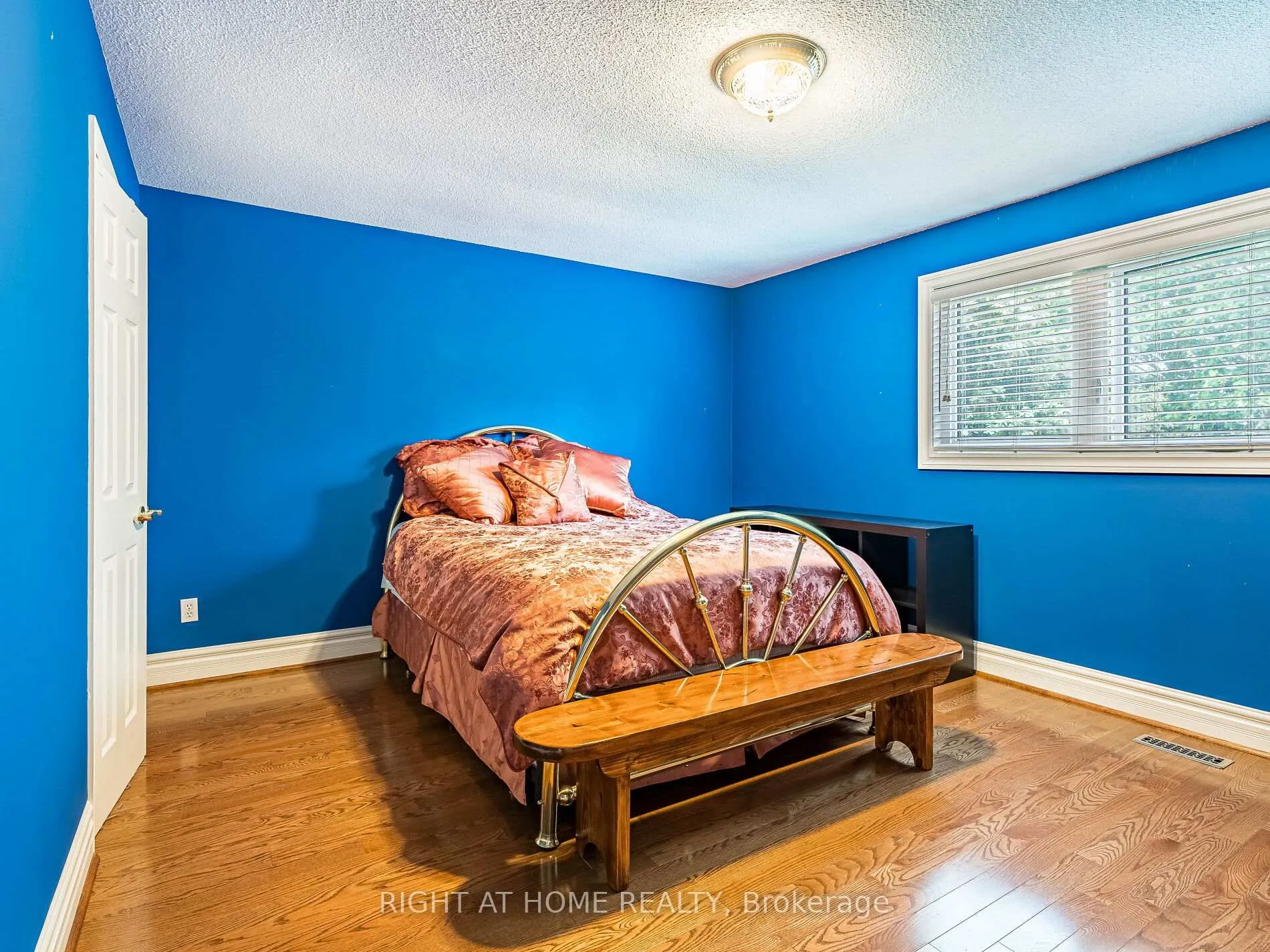 Photo 32 of 56 Soho Crescent, Markham, Markville — HOMEH