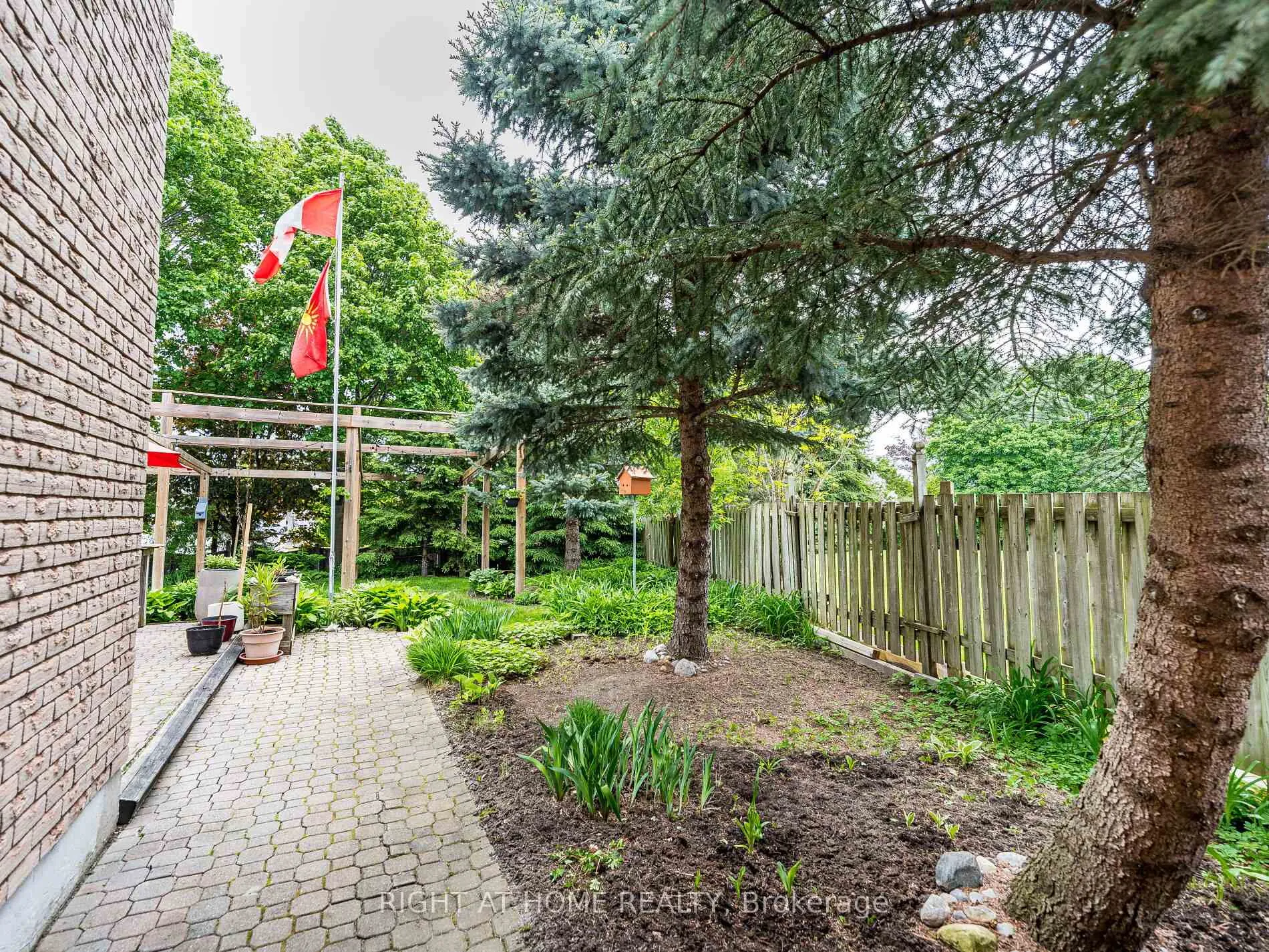 Photo 39 of 56 Soho Crescent, Markham, Markville — HOMEH