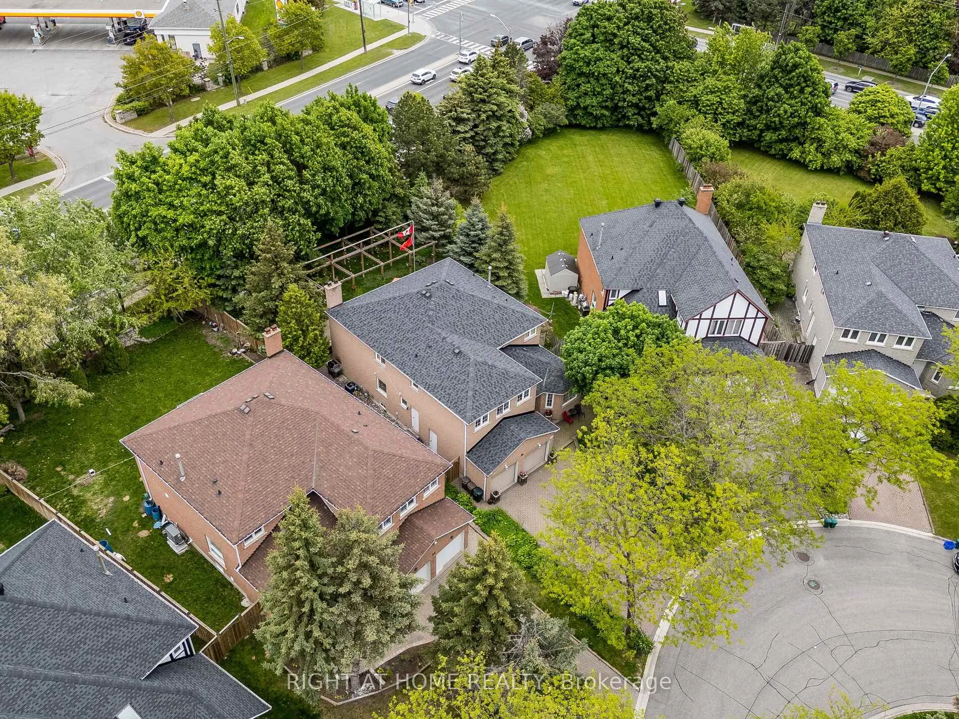 Photo 42 of 56 Soho Crescent, Markham, Markville — HOMEH