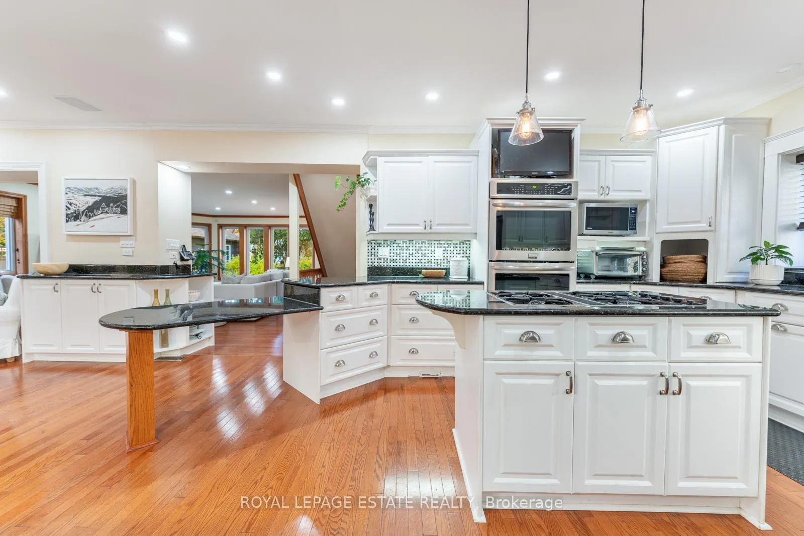 Photo 14 of 6 Bracken Avenue, Toronto, The Beaches — HOMEH