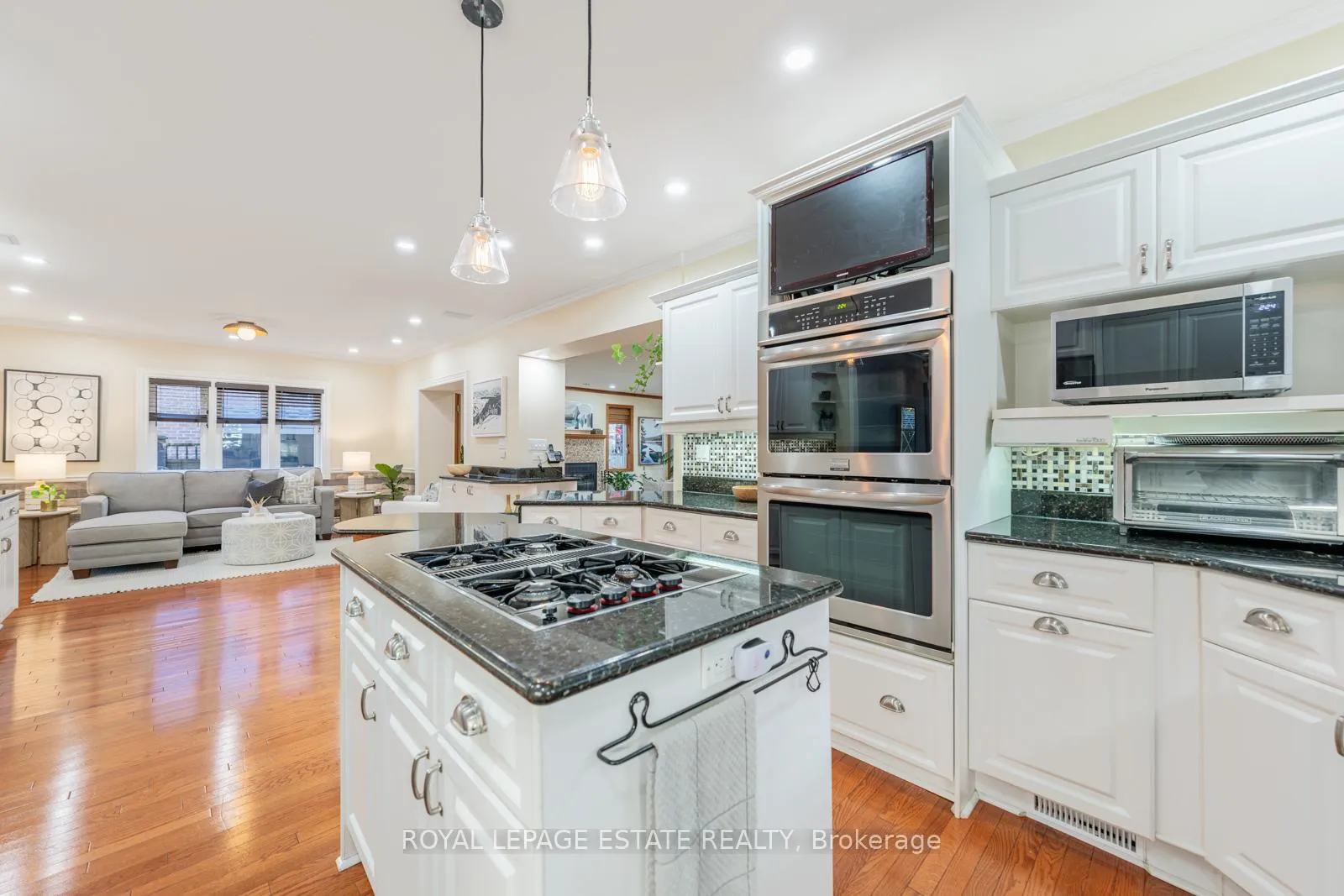 Photo 19 of 6 Bracken Avenue, Toronto, The Beaches — HOMEH
