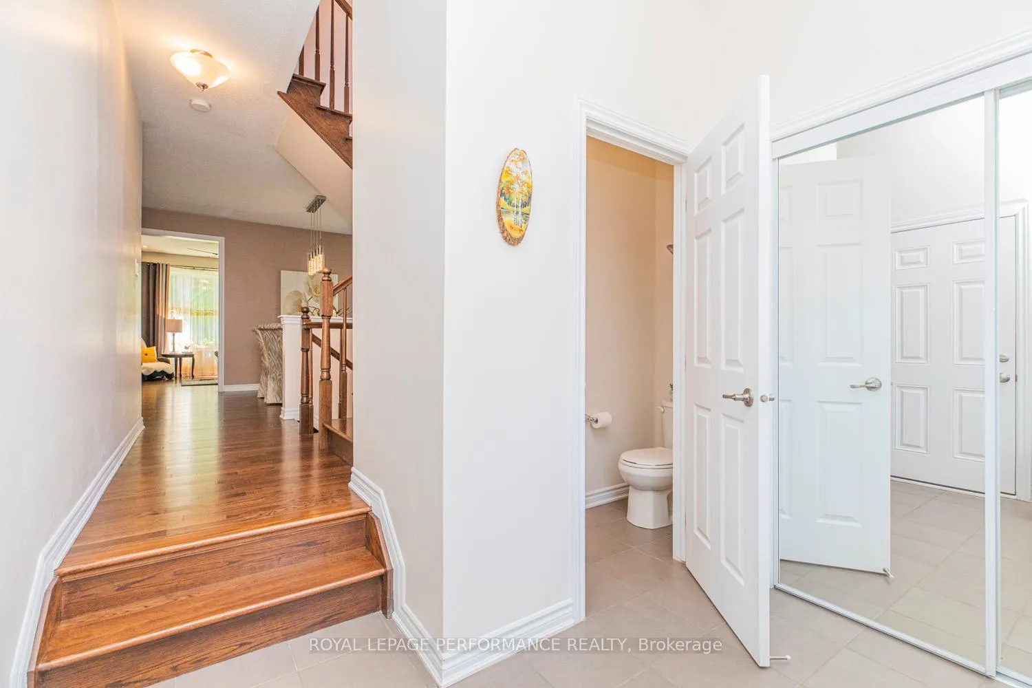 Photo 4 of 30 Summitview Drive, Ottawa, Kanata - Emerald Meadows/Trailwest — HOMEH
