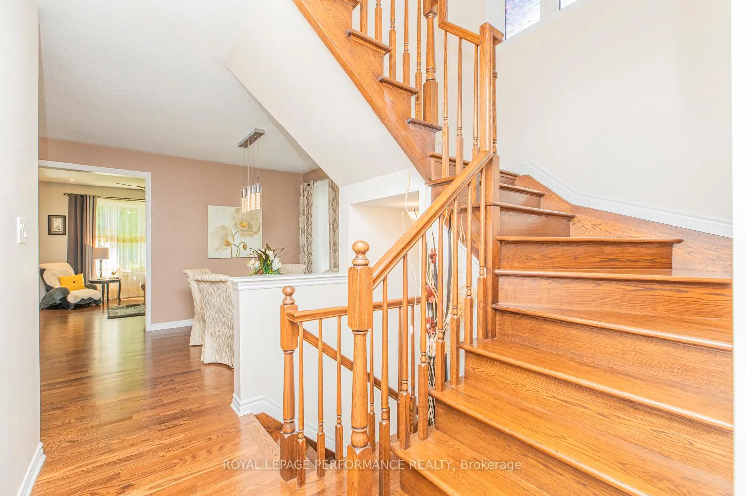 Photo 5 of 30 Summitview Drive, Ottawa, Kanata - Emerald Meadows/Trailwest — HOMEH