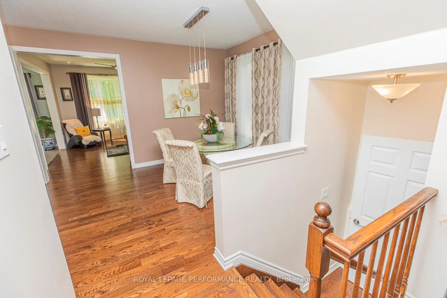Photo 6 of 30 Summitview Drive, Ottawa, Kanata - Emerald Meadows/Trailwest — HOMEH