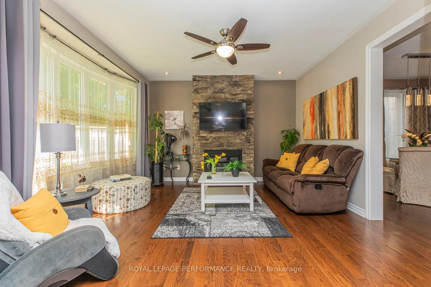 Photo 12 of 30 Summitview Drive, Ottawa, Kanata - Emerald Meadows/Trailwest — HOMEH