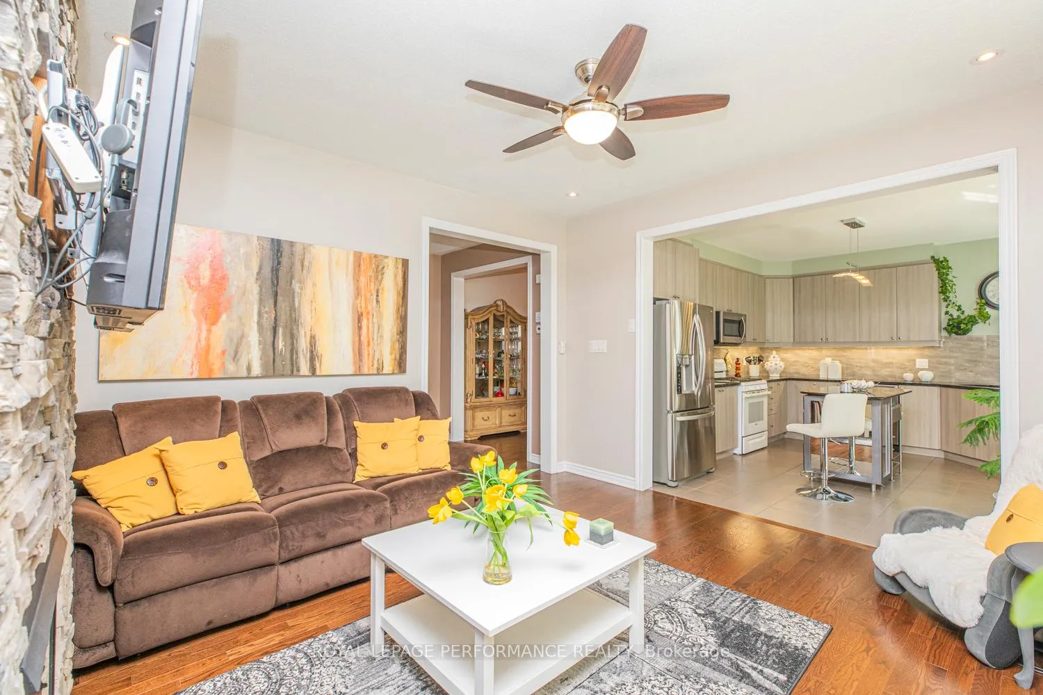 Photo 13 of 30 Summitview Drive, Ottawa, Kanata - Emerald Meadows/Trailwest — HOMEH