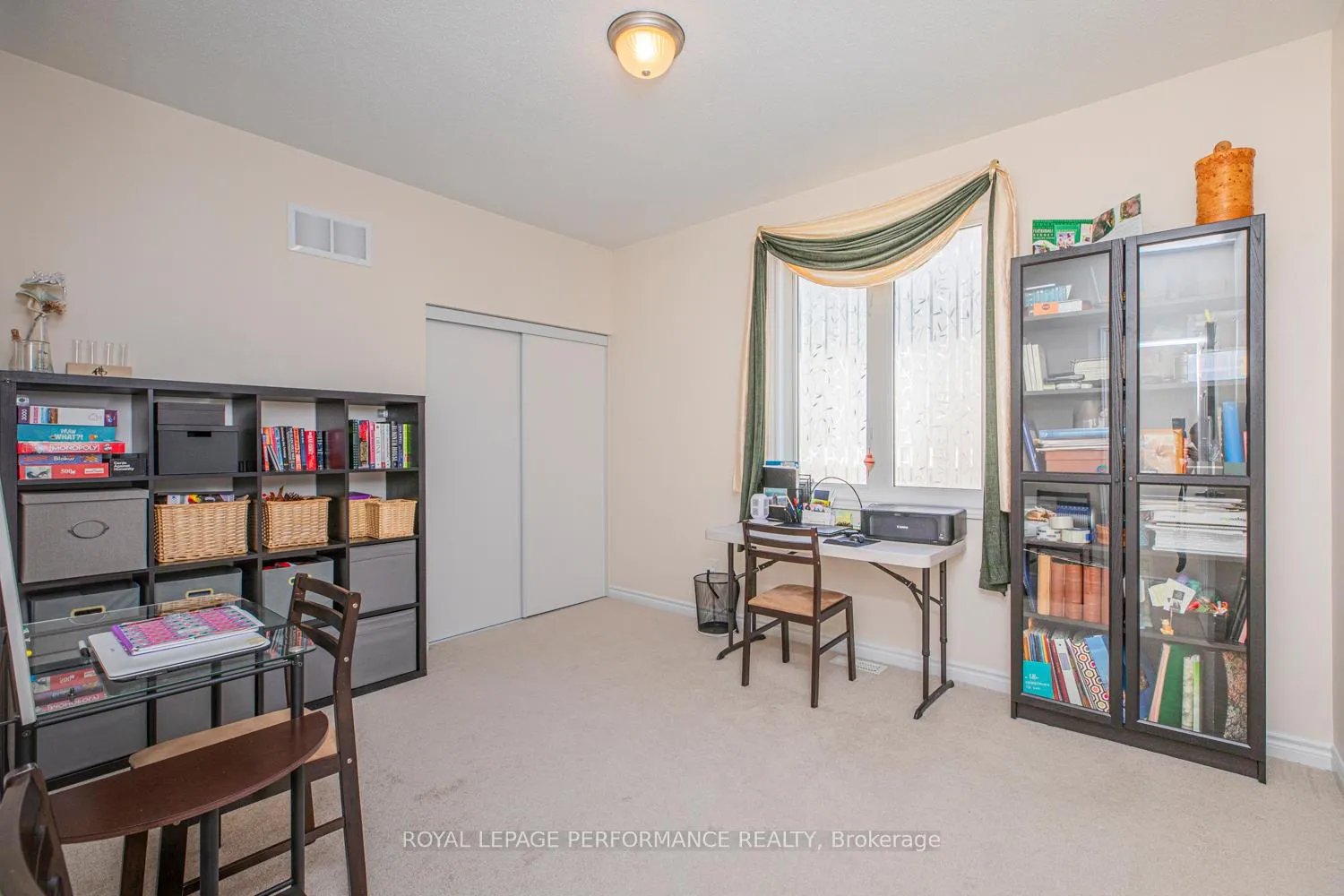 Photo 24 of 30 Summitview Drive, Ottawa, Kanata - Emerald Meadows/Trailwest — HOMEH
