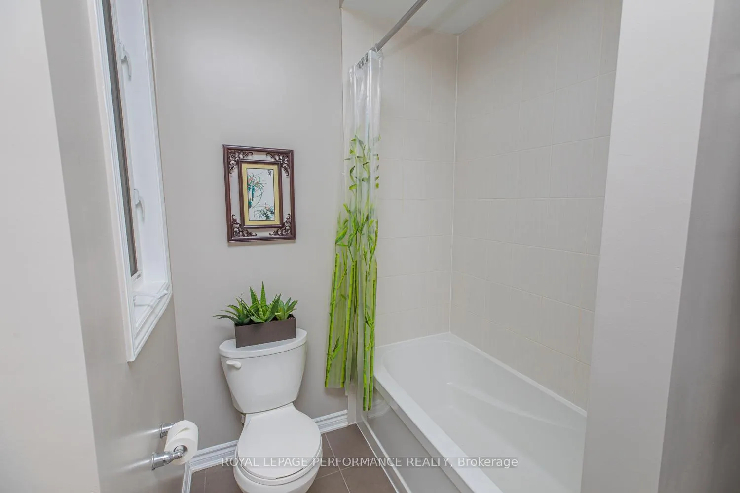 Photo 27 of 30 Summitview Drive, Ottawa, Kanata - Emerald Meadows/Trailwest — HOMEH
