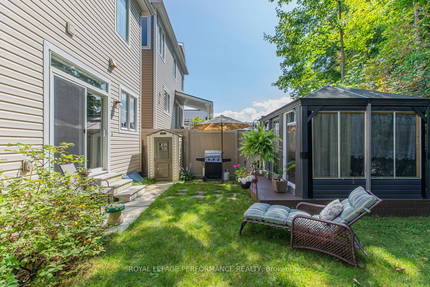 Photo 32 of 30 Summitview Drive, Ottawa, Kanata - Emerald Meadows/Trailwest — HOMEH