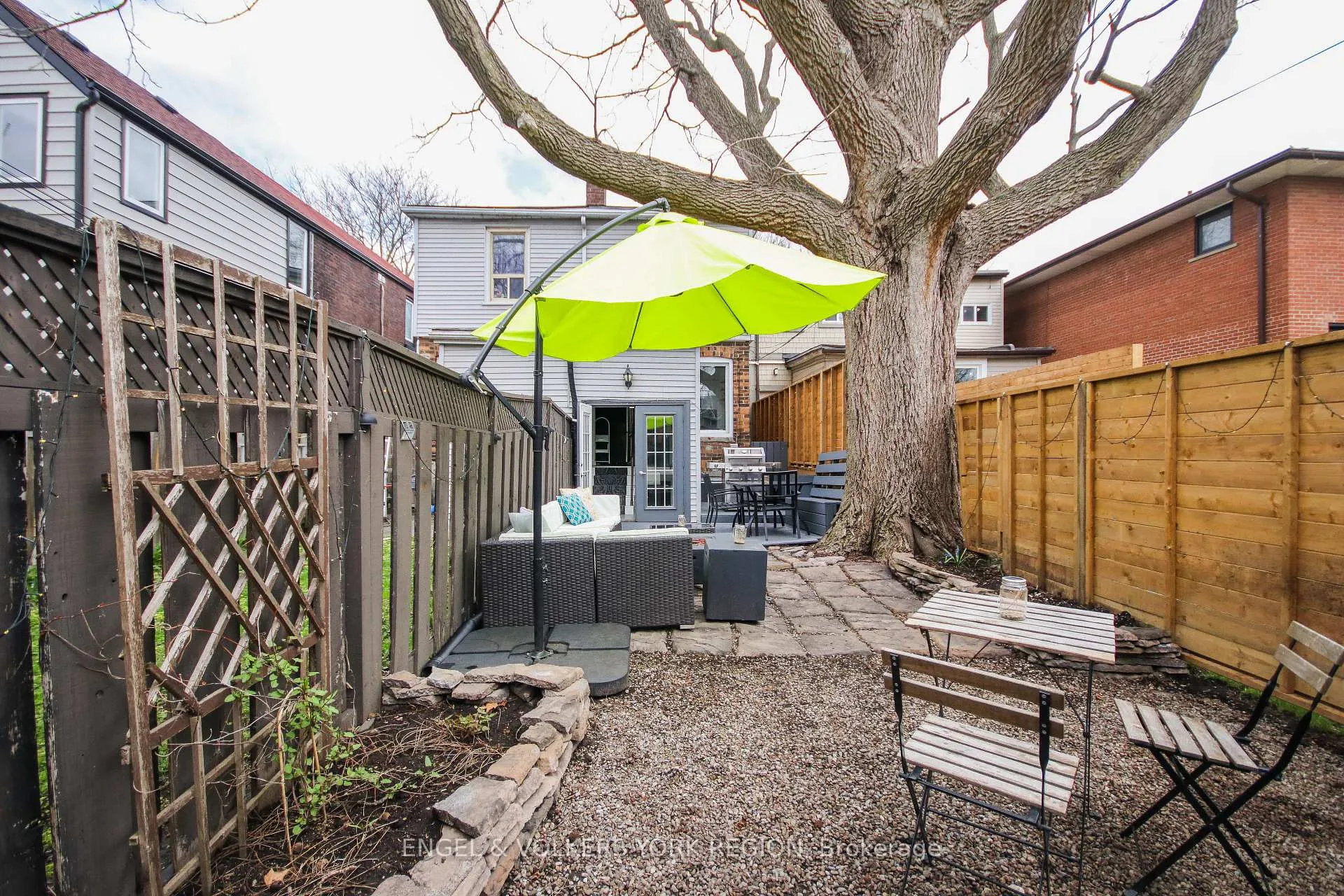 Photo 4 of Unit Main & 2nd, 44 Rhodes Avenue E, Toronto, Greenwood-Coxwell — HOMEH