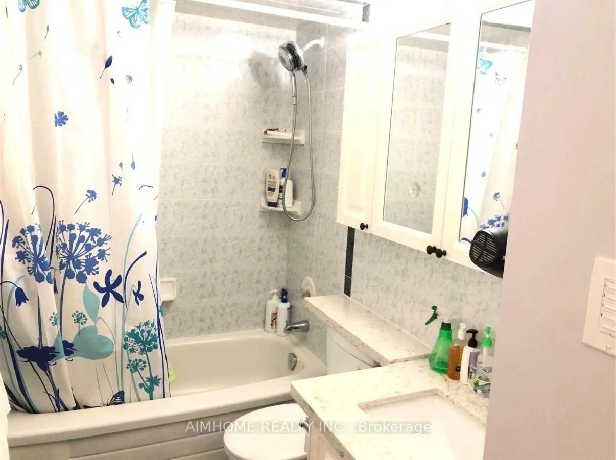 Photo 11 of 27 Miley Drive S, Markham, Markville — HOMEH