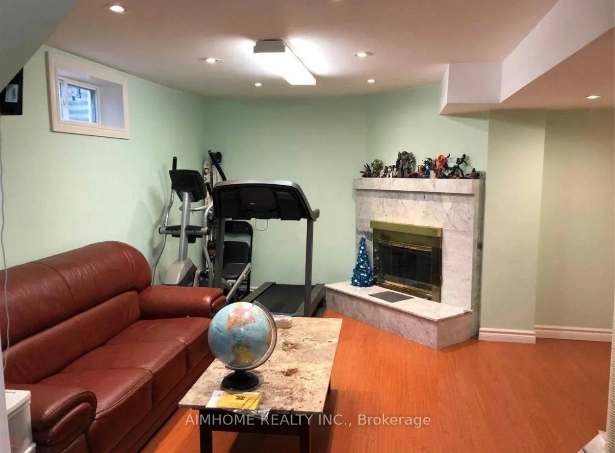 Photo 13 of 27 Miley Drive S, Markham, Markville — HOMEH