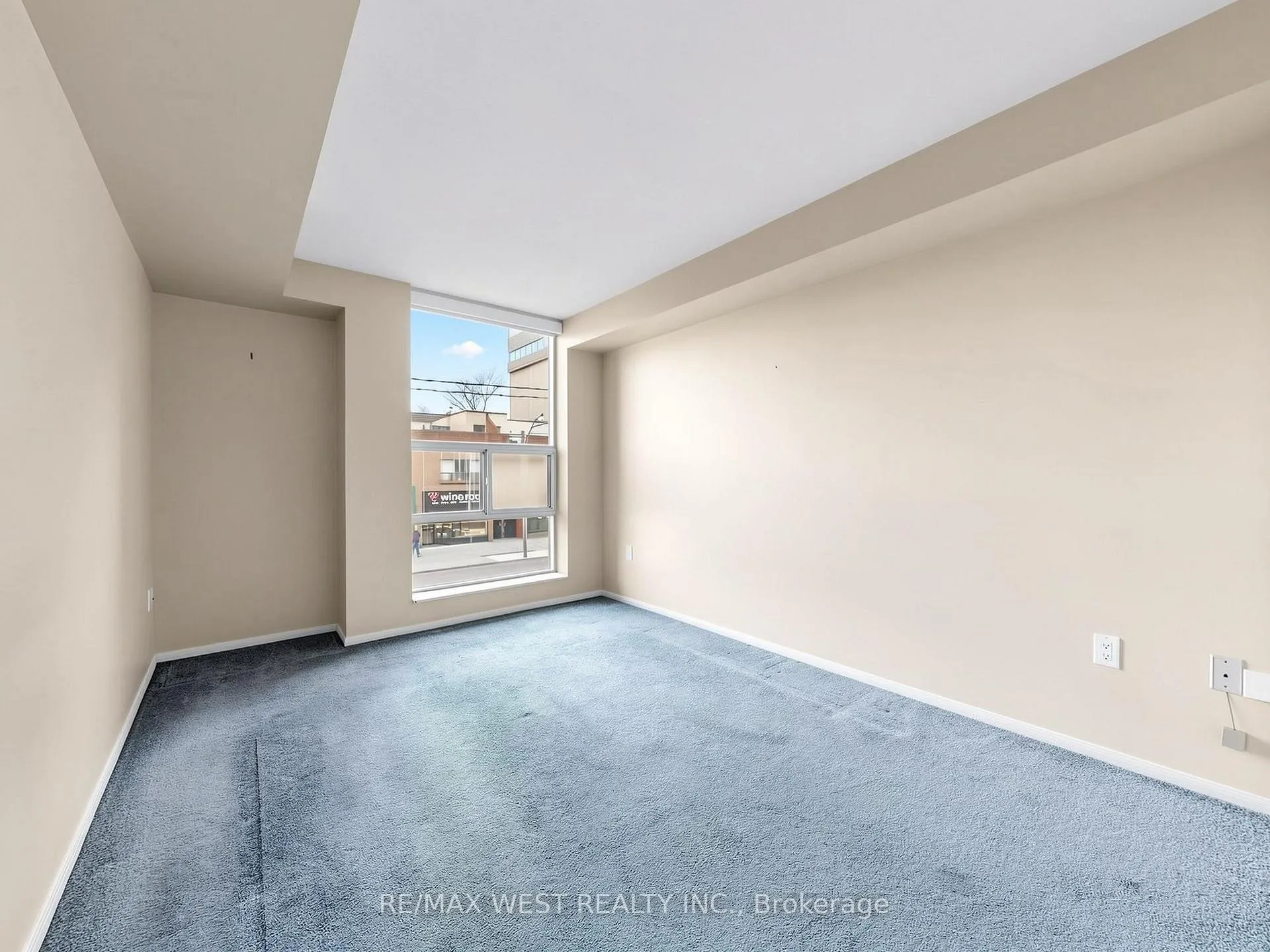 Photo 4 of Unit 211, 725 King Street W, Toronto, Niagara — HOMEH