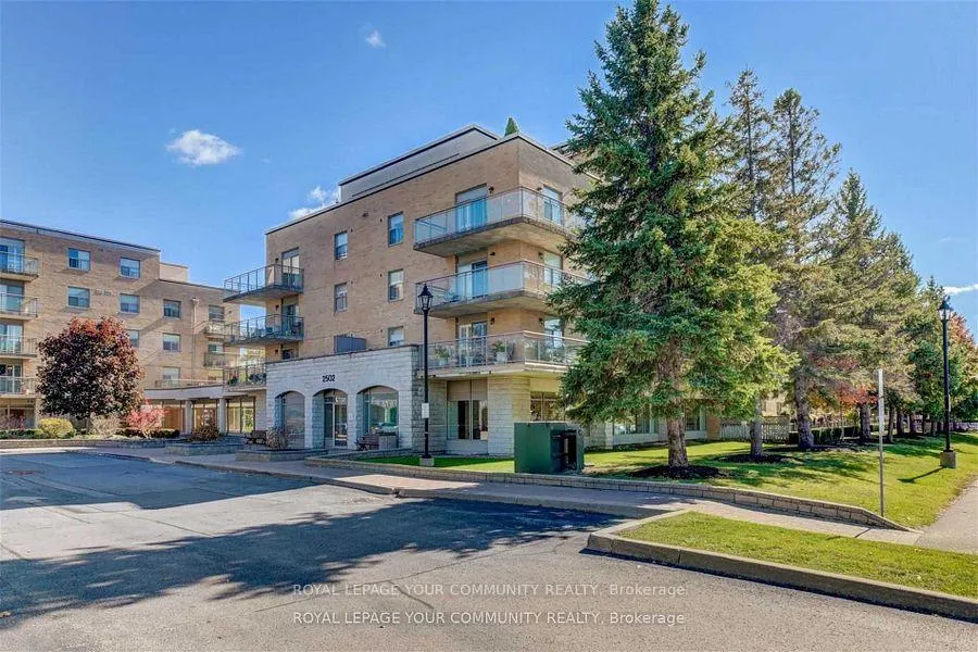 Photo 1 of Unit 307, 2502 Rutherford Road, Vaughan, Maple — HOMEH