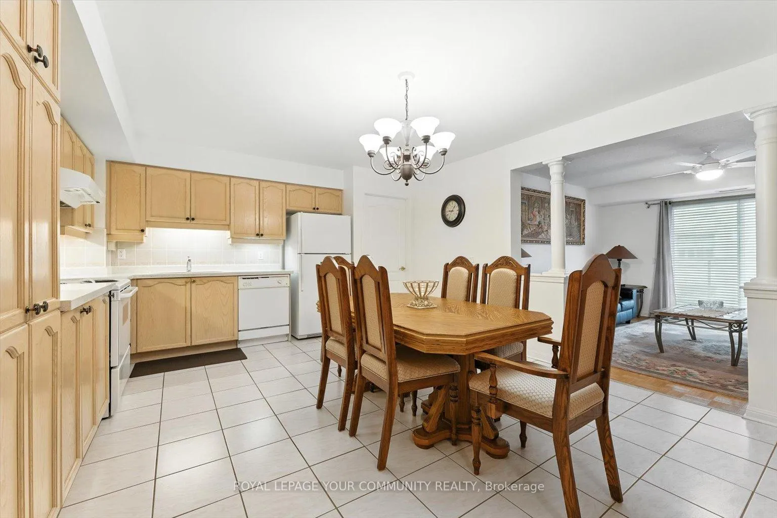 Photo 4 of Unit 307, 2502 Rutherford Road, Vaughan, Maple — HOMEH