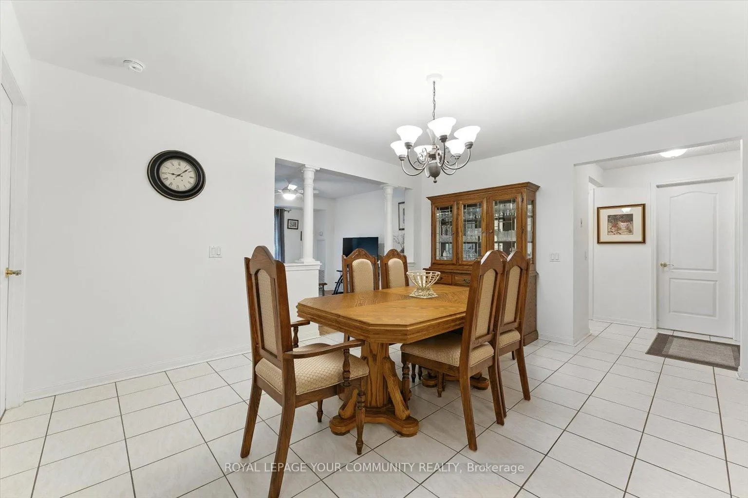 Photo 5 of Unit 307, 2502 Rutherford Road, Vaughan, Maple — HOMEH