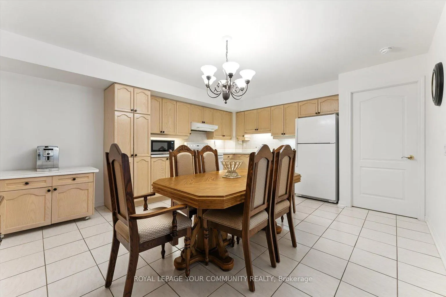 Photo 9 of Unit 307, 2502 Rutherford Road, Vaughan, Maple — HOMEH