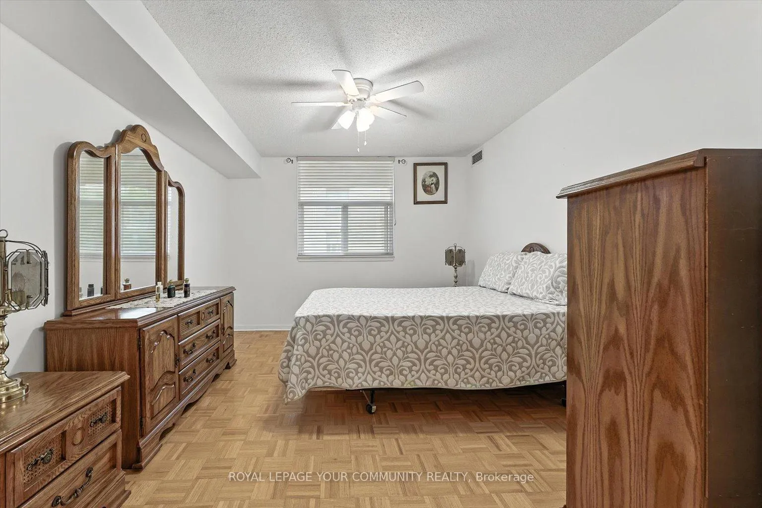 Photo 13 of Unit 307, 2502 Rutherford Road, Vaughan, Maple — HOMEH