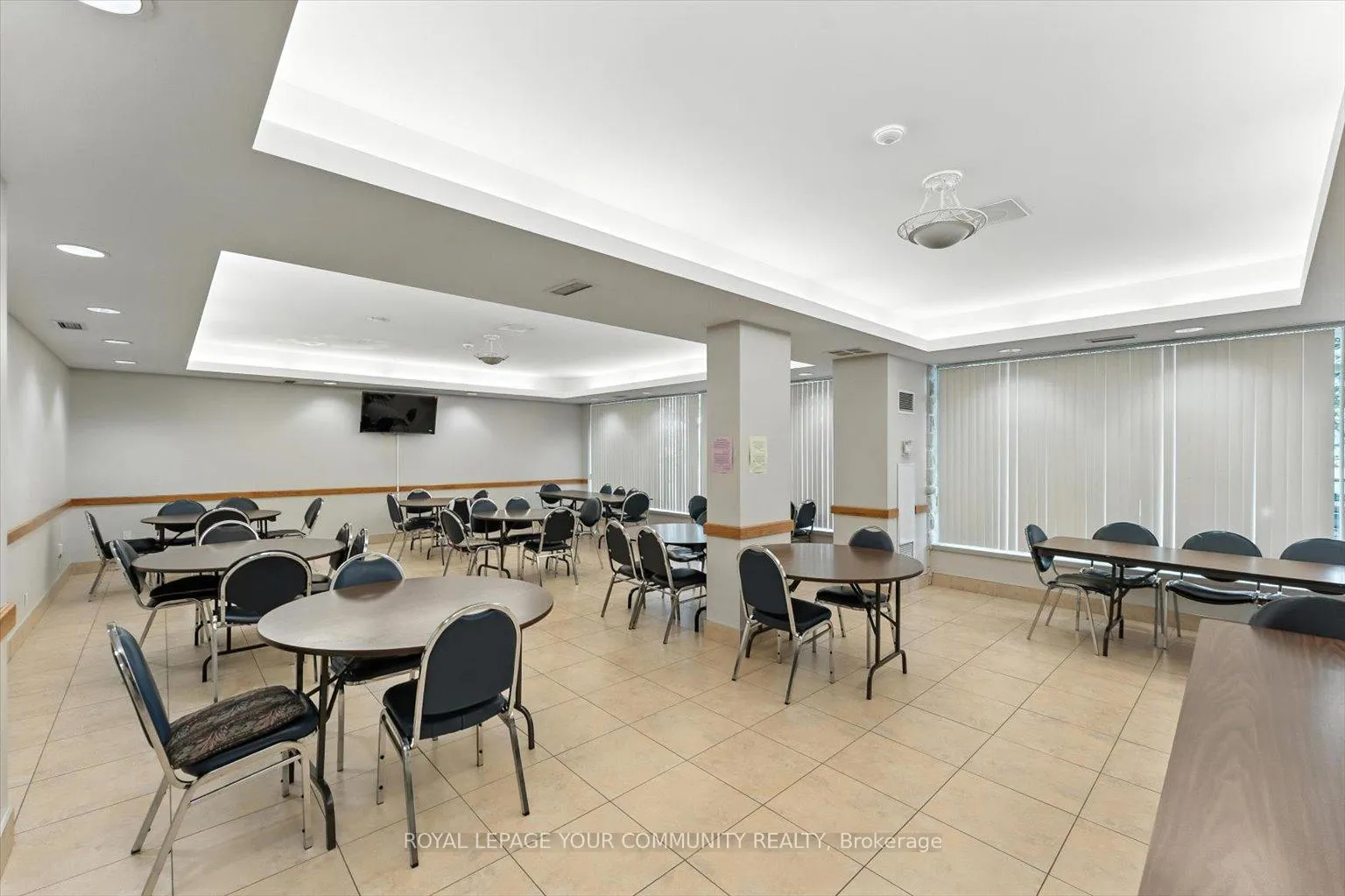 Photo 25 of Unit 307, 2502 Rutherford Road, Vaughan, Maple — HOMEH