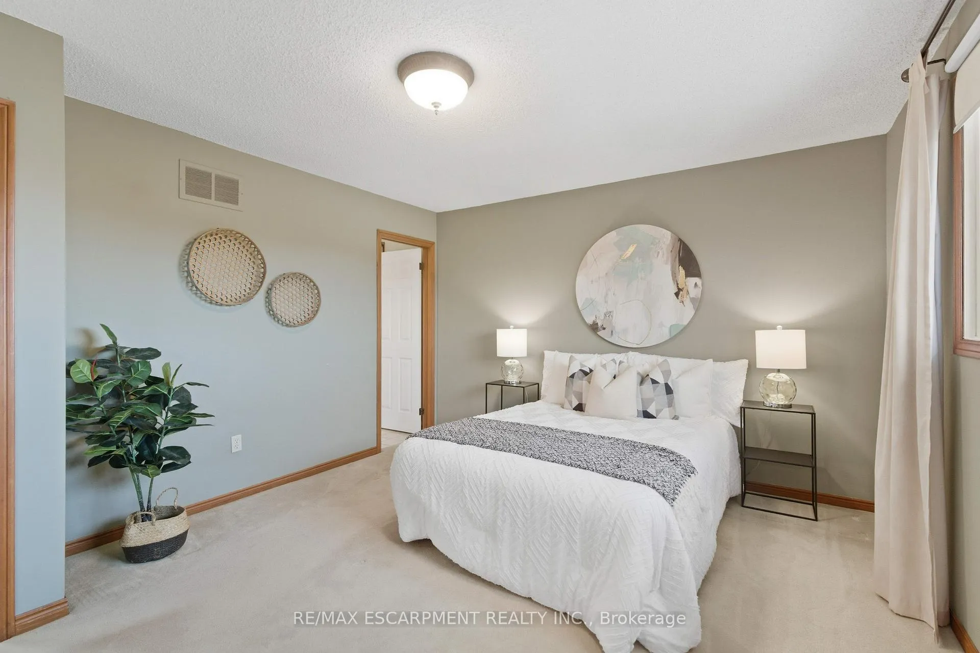 Photo 19 of 68 Firenze Street, Hamilton, Gurnett — HOMEH