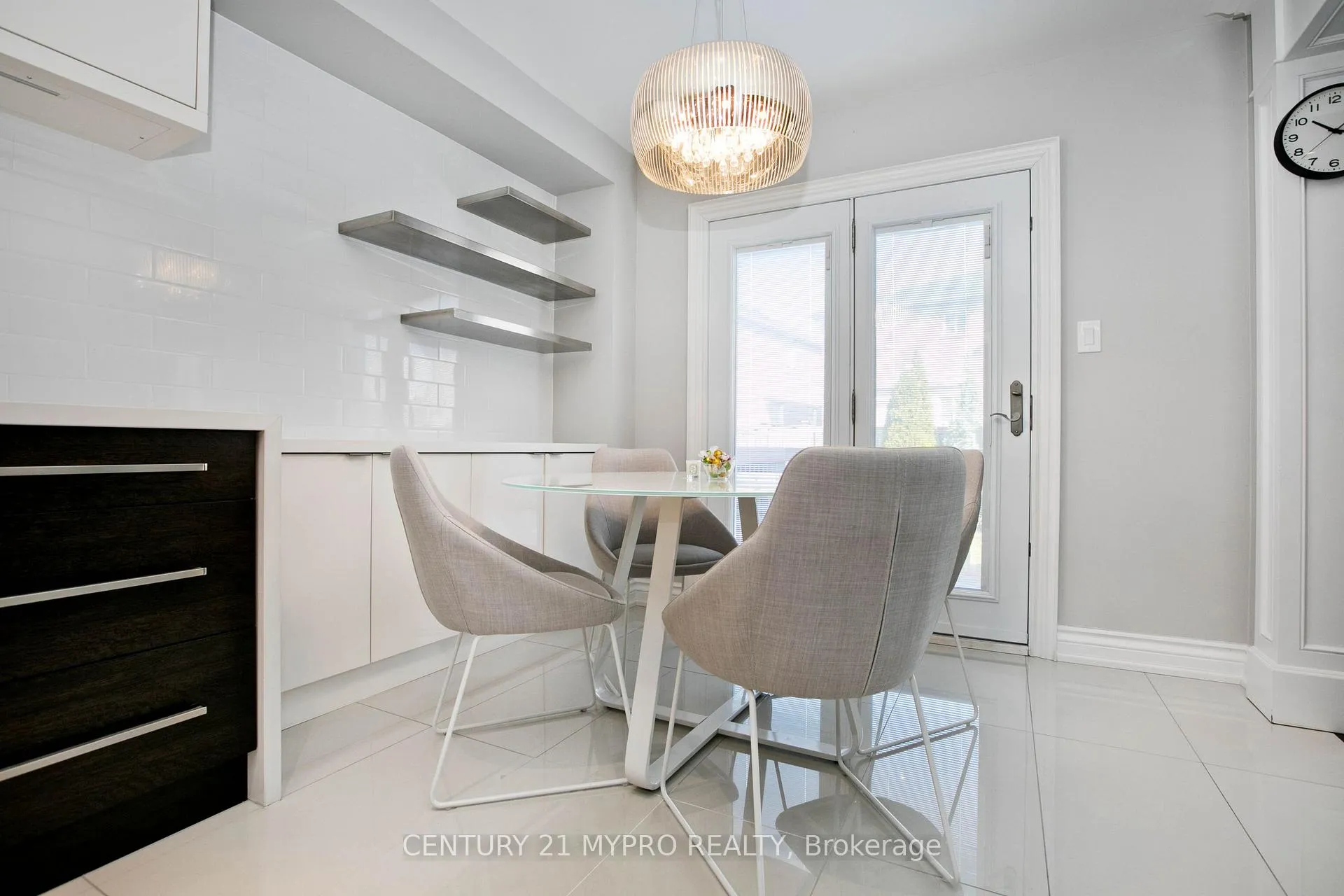 Photo 13 of 18 River Ridge Boulevard, Aurora, Bayview Northeast — HOMEH