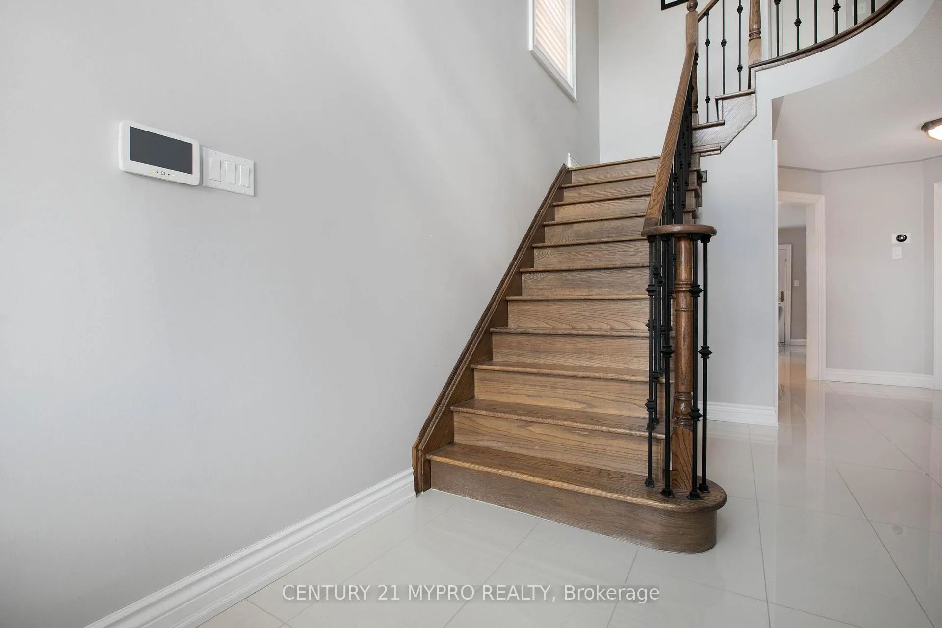 Photo 15 of 18 River Ridge Boulevard, Aurora, Bayview Northeast — HOMEH