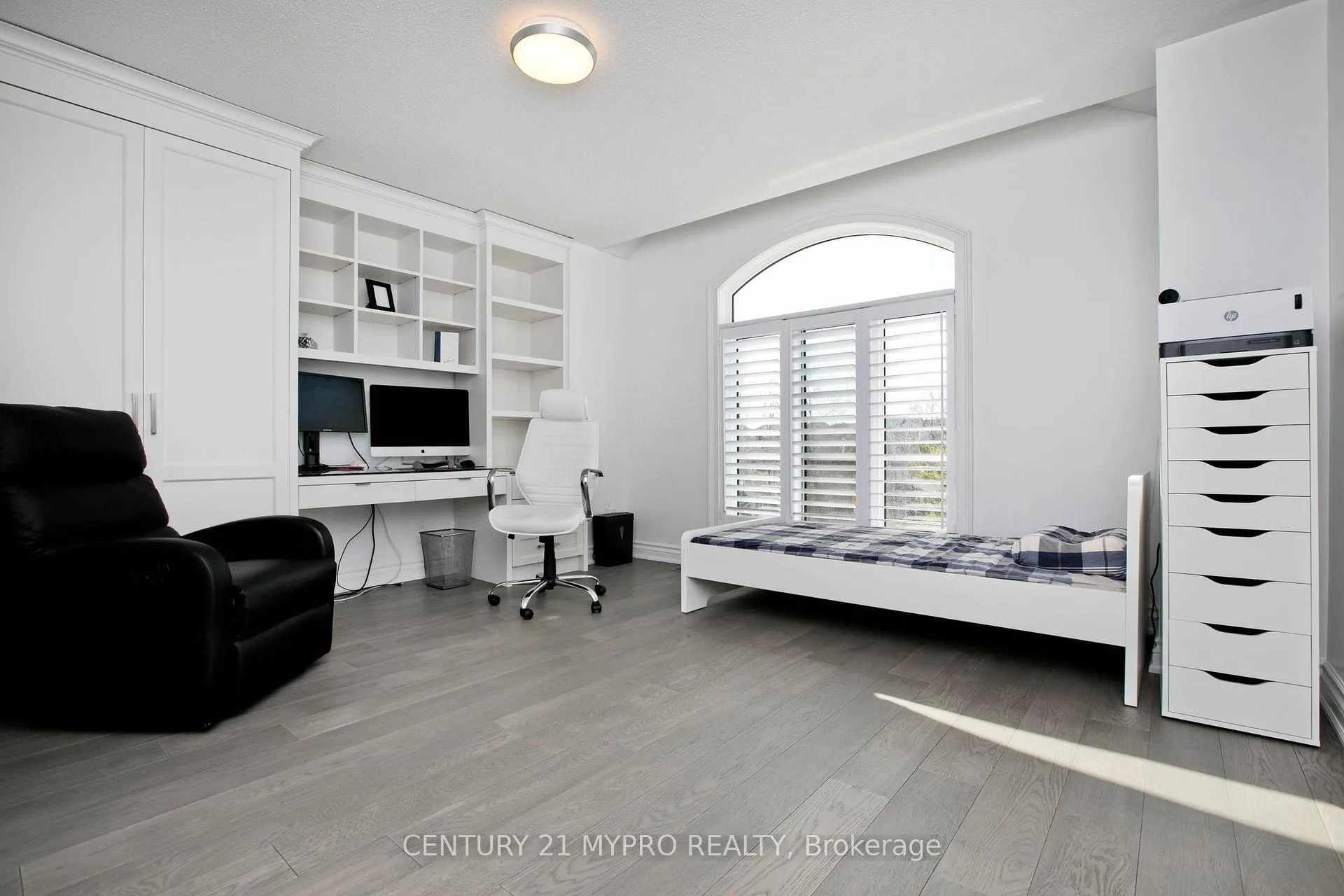Photo 21 of 18 River Ridge Boulevard, Aurora, Bayview Northeast — HOMEH