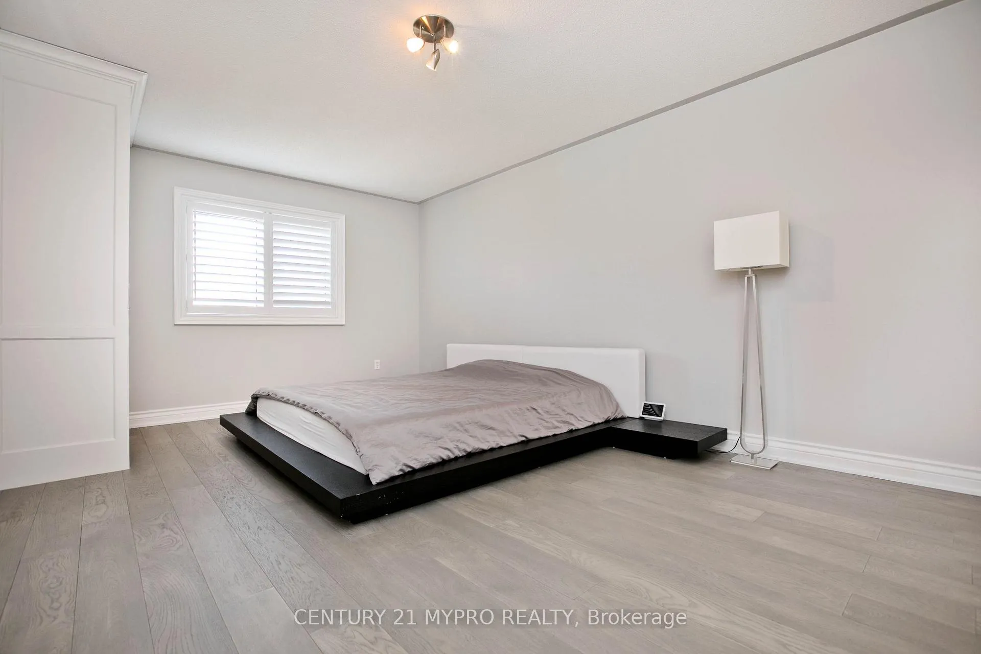 Photo 24 of 18 River Ridge Boulevard, Aurora, Bayview Northeast — HOMEH