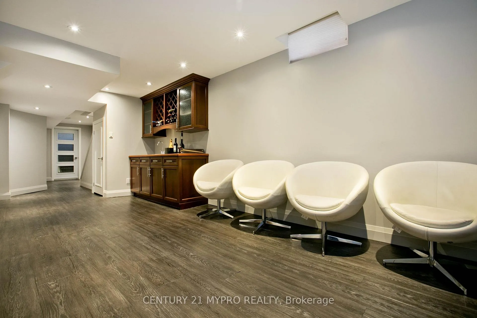 Photo 30 of 18 River Ridge Boulevard, Aurora, Bayview Northeast — HOMEH
