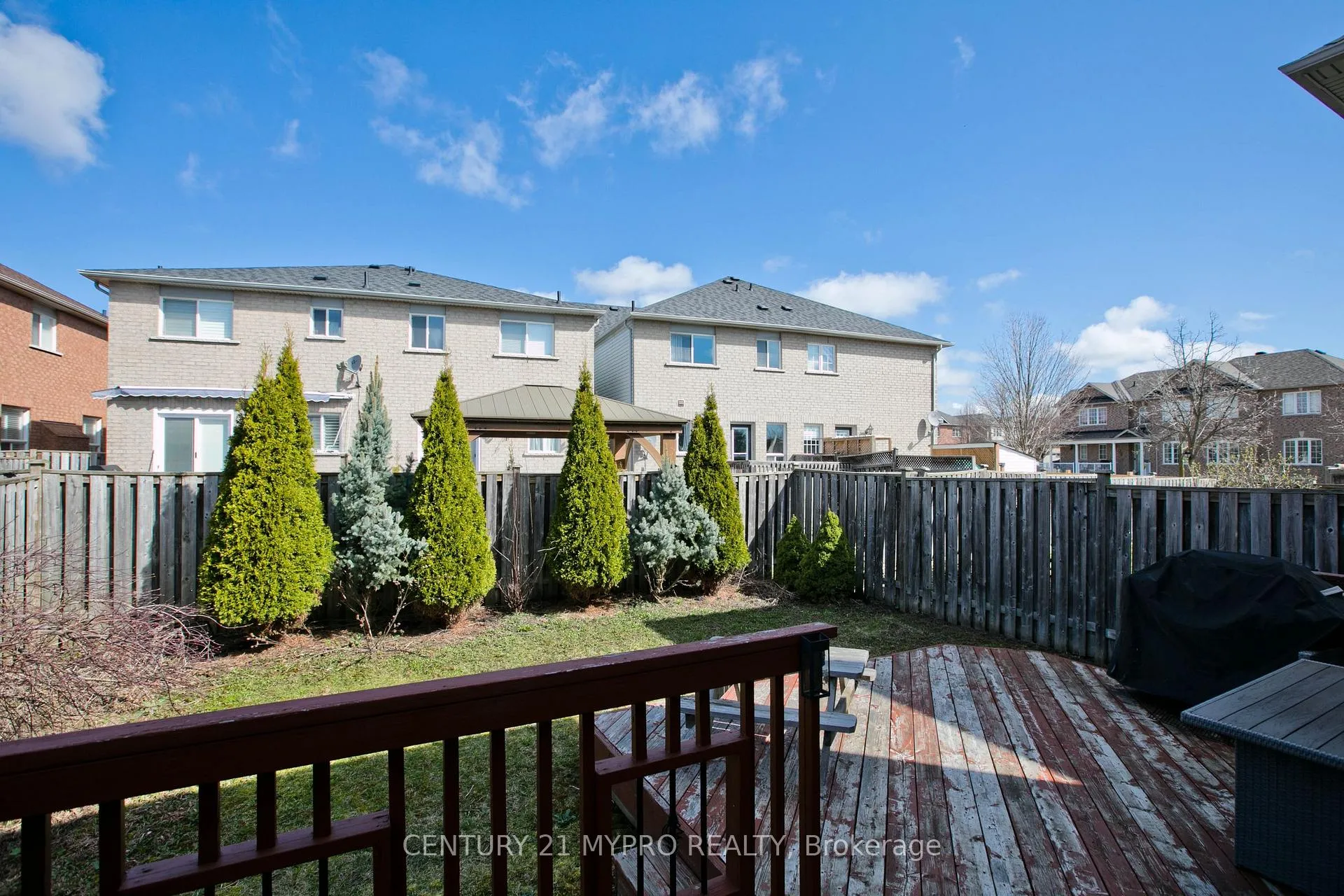 Photo 33 of 18 River Ridge Boulevard, Aurora, Bayview Northeast — HOMEH