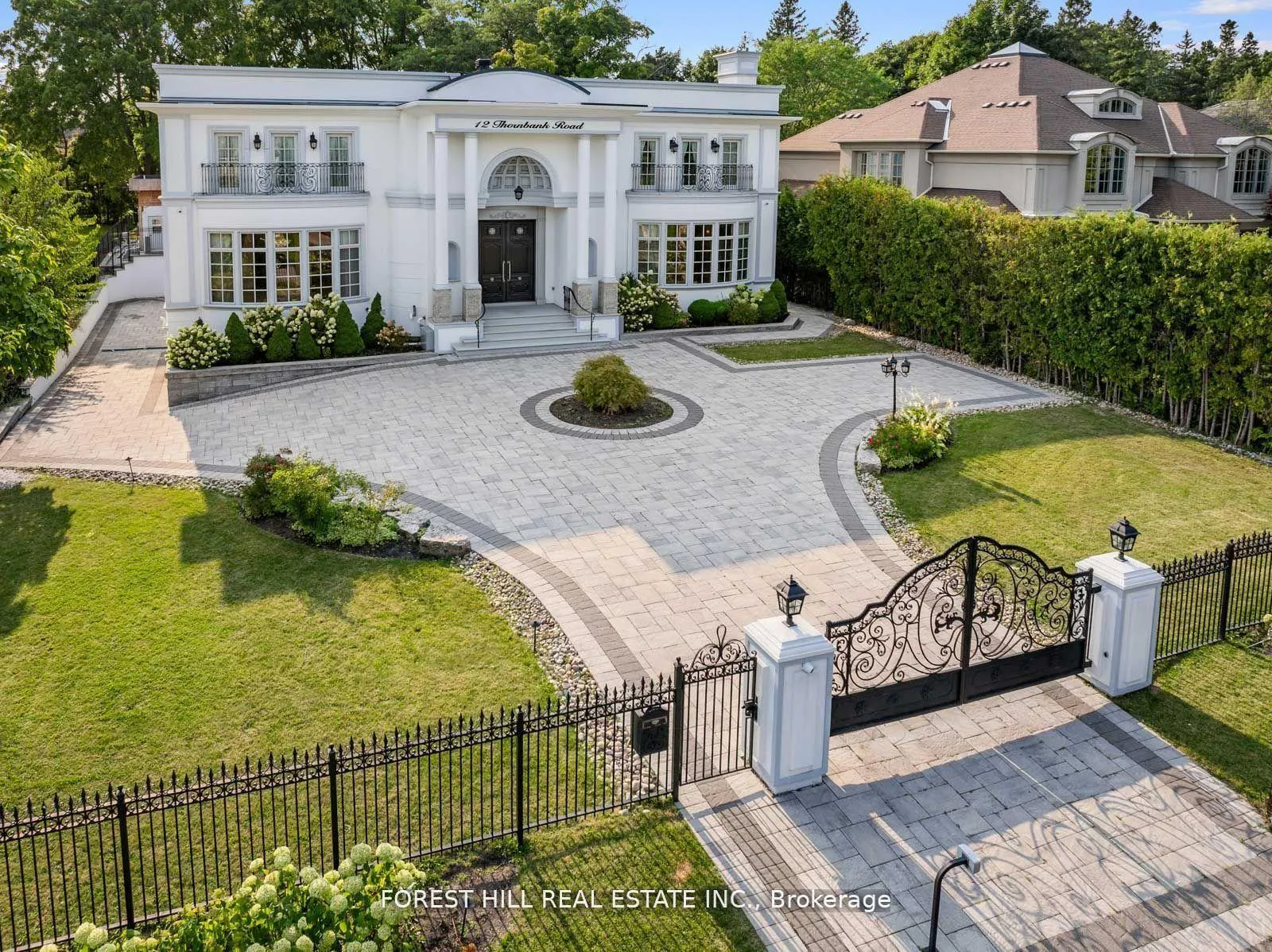 Photo 2 of 12 Thornbank Road, Vaughan, Uplands — HOMEH