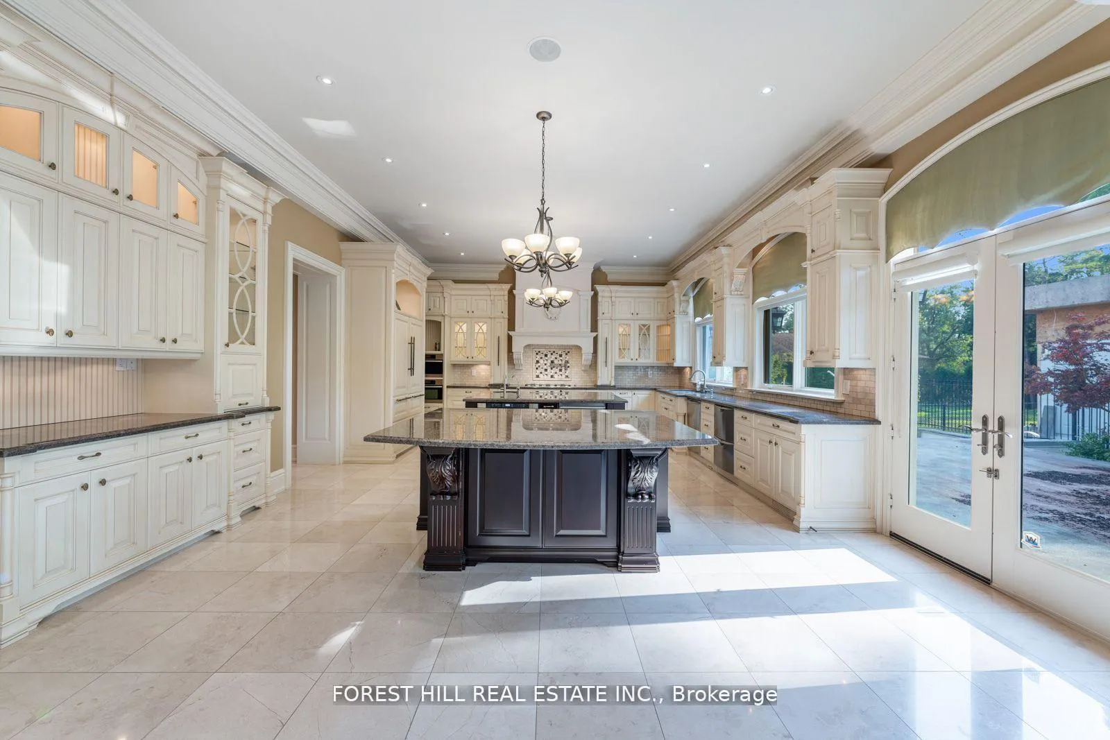 Photo 10 of 12 Thornbank Road, Vaughan, Uplands — HOMEH