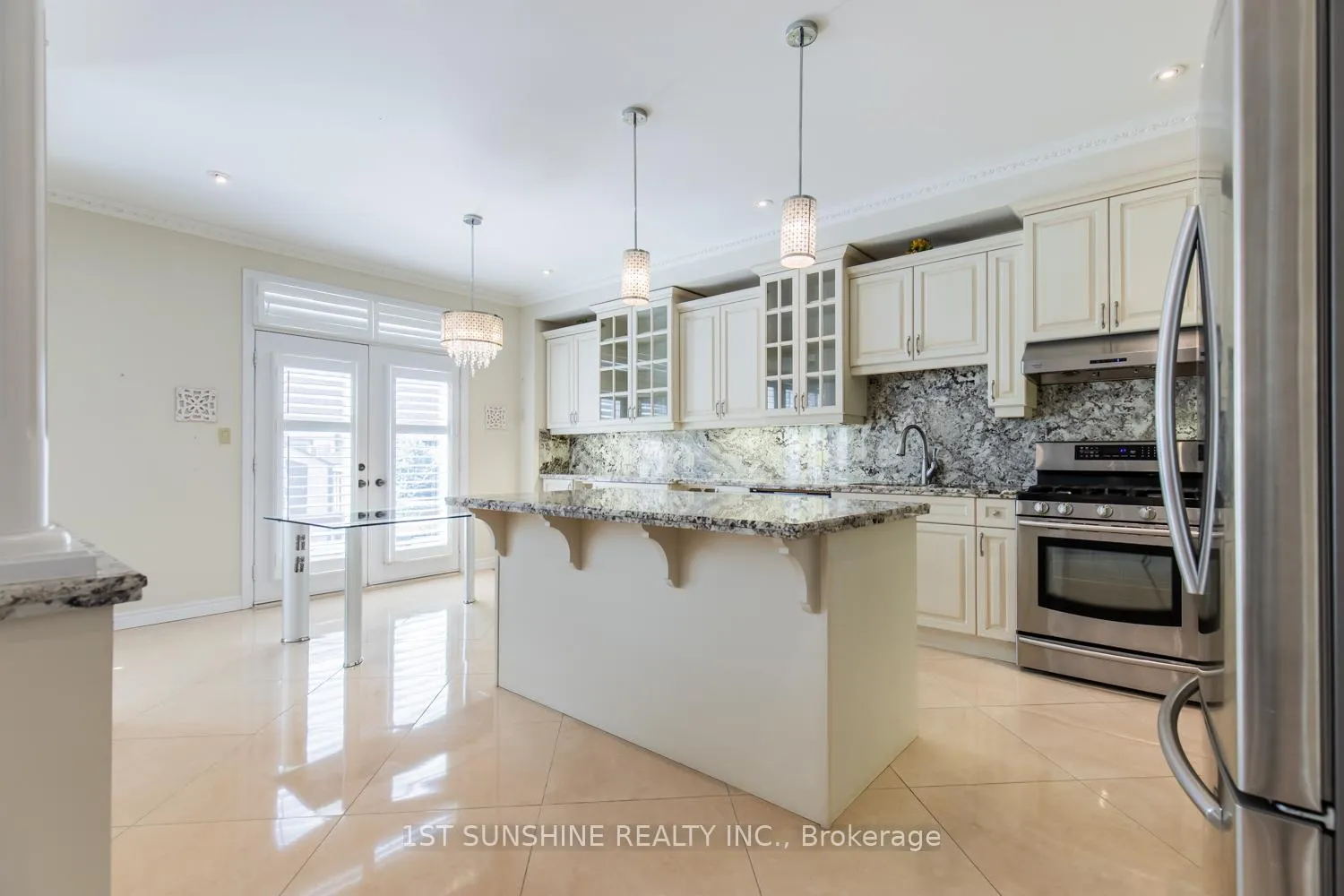 Photo 7 of 180 Chambers Drive, Hamilton, Meadowlands — HOMEH