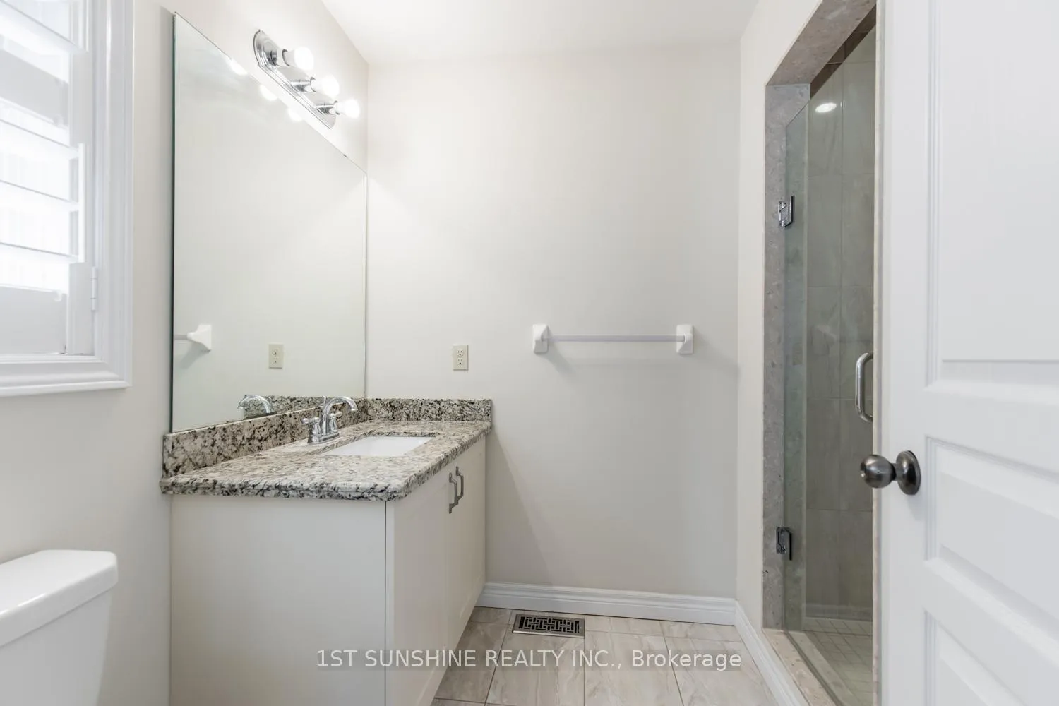 Photo 14 of 180 Chambers Drive, Hamilton, Meadowlands — HOMEH