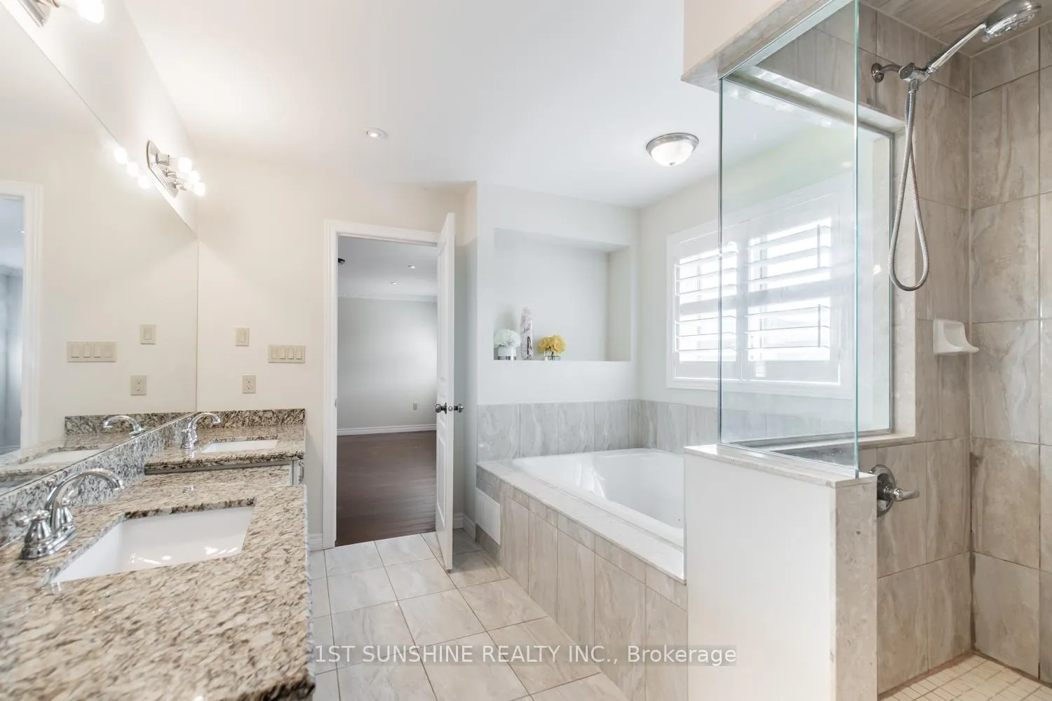 Photo 21 of 180 Chambers Drive, Hamilton, Meadowlands — HOMEH
