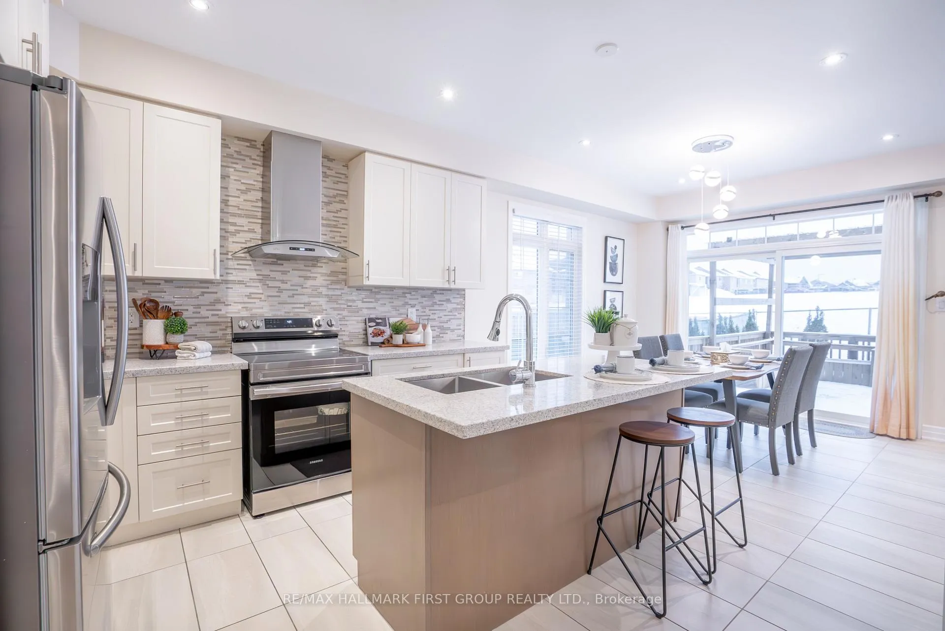 Photo 9 of 2388 Secreto Drive, Oshawa, Windfields — HOMEH