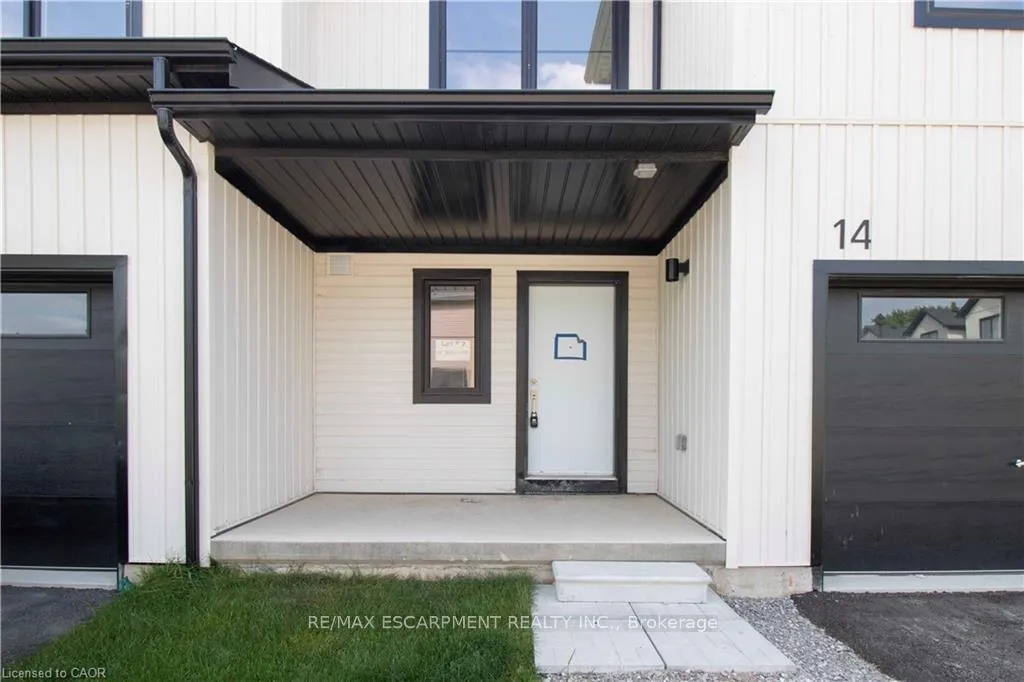 Photo 3 of 14 Trailside Drive, Haldimand — HOMEH