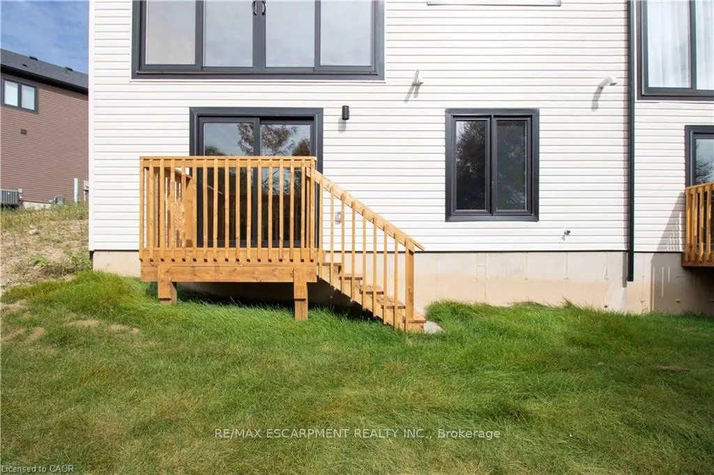 Photo 23 of 14 Trailside Drive, Haldimand — HOMEH
