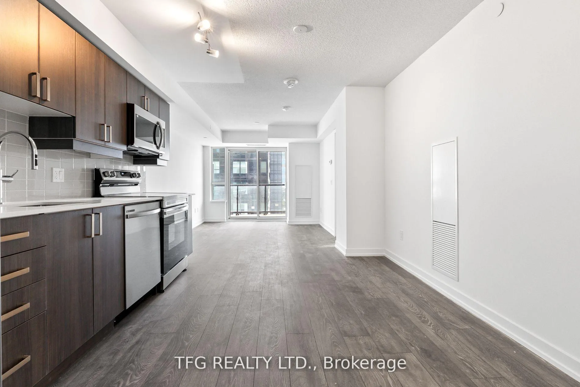 Photo 5 of Unit 1104, 1455 Celebration Drive, Pickering, Bay Ridges — HOMEH