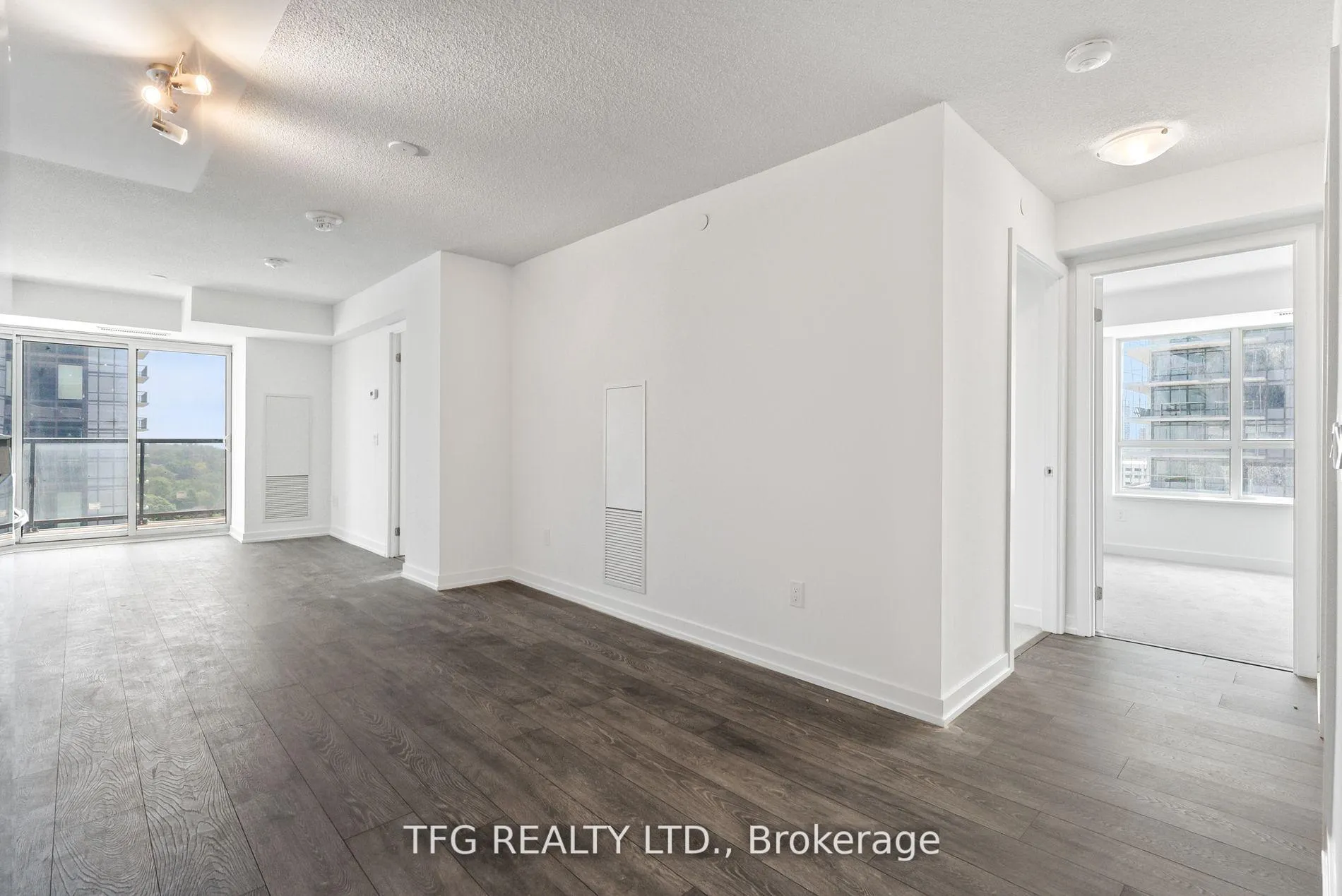 Photo 6 of Unit 1104, 1455 Celebration Drive, Pickering, Bay Ridges — HOMEH